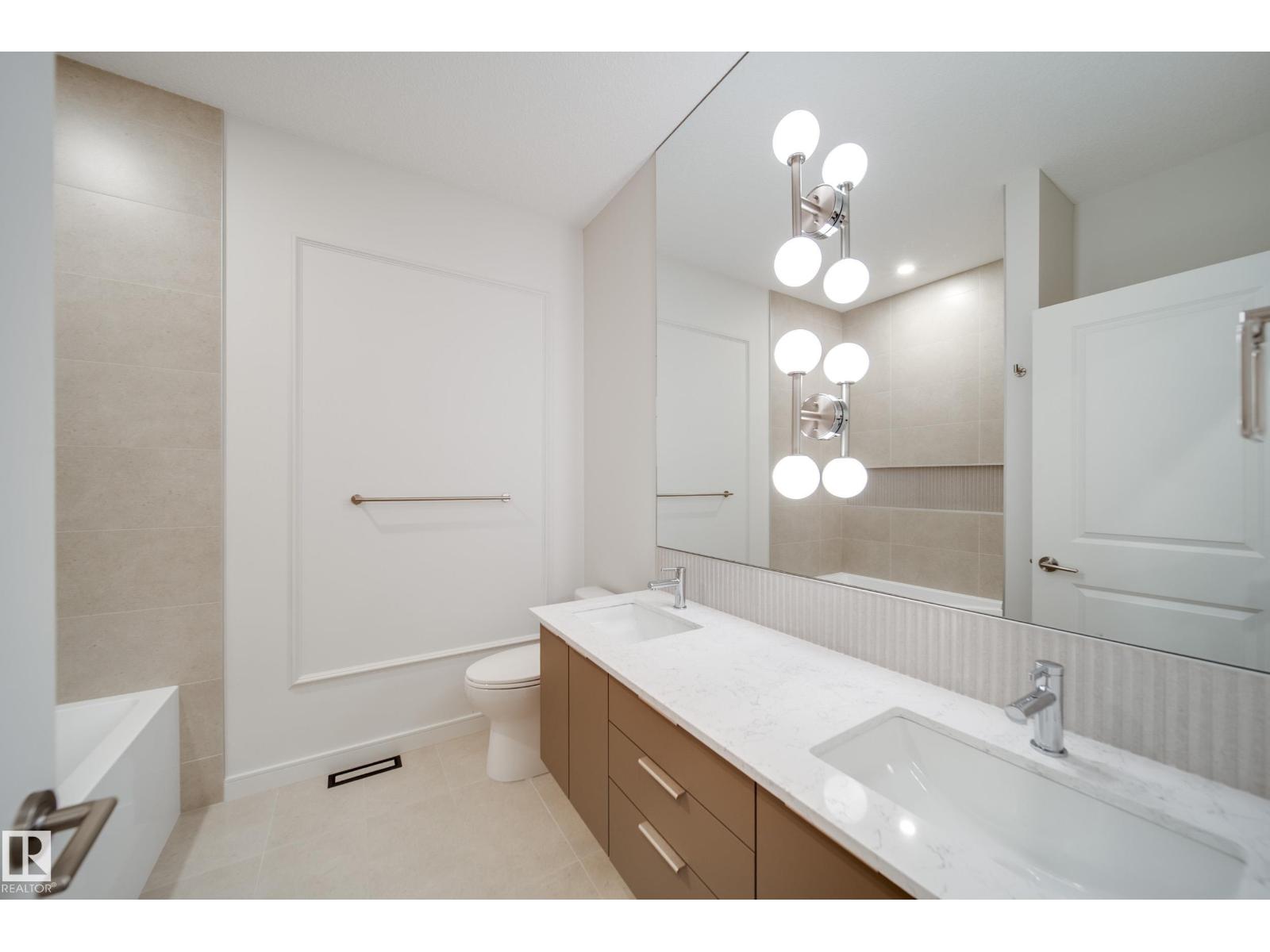 8719 83 AV NW — photo 22