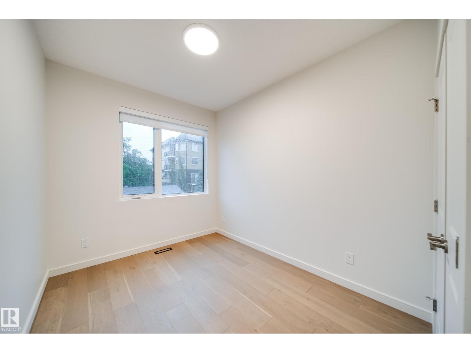 8719 83 AV NW — photo 24