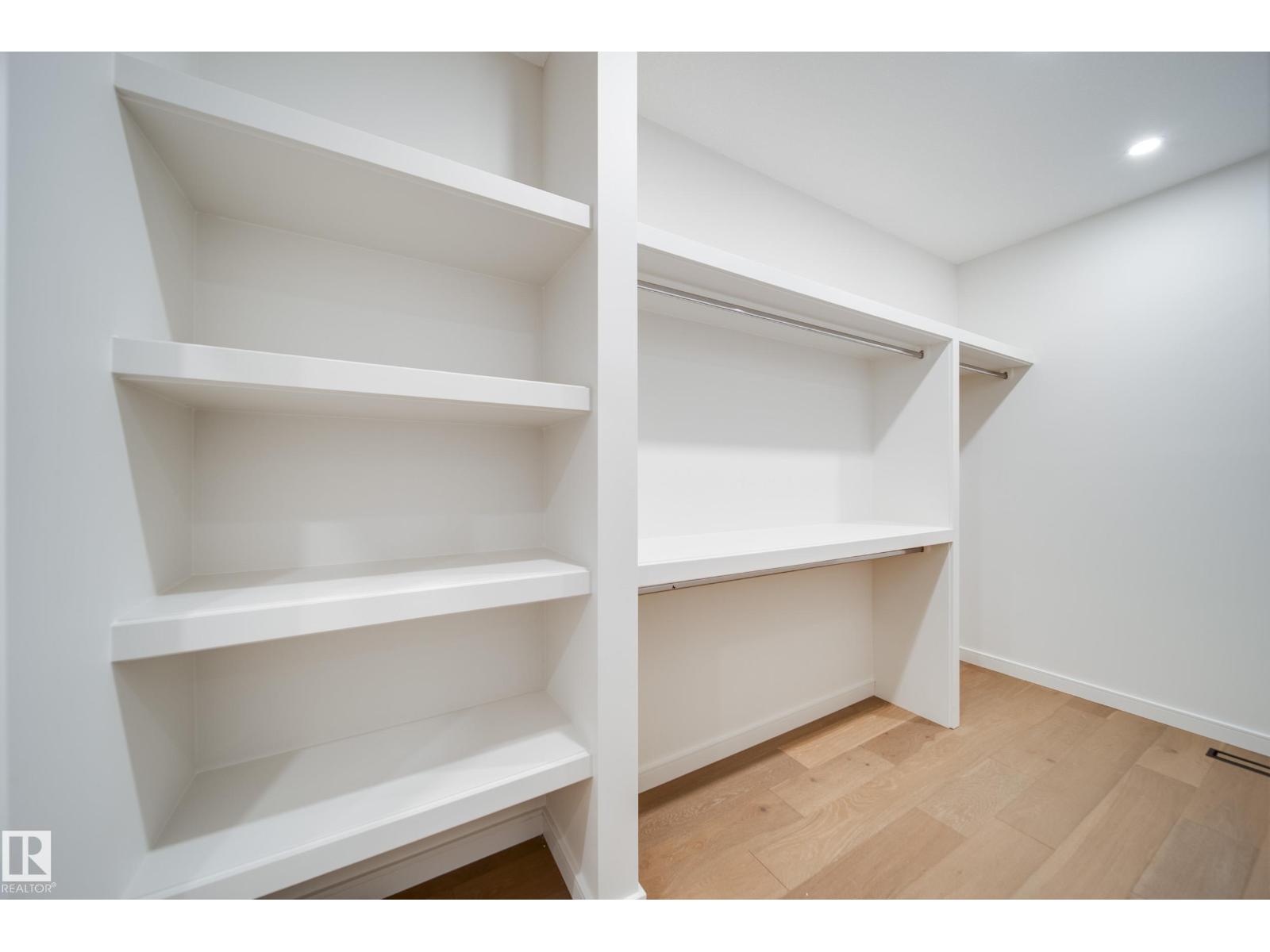 8719 83 AV NW — photo 27