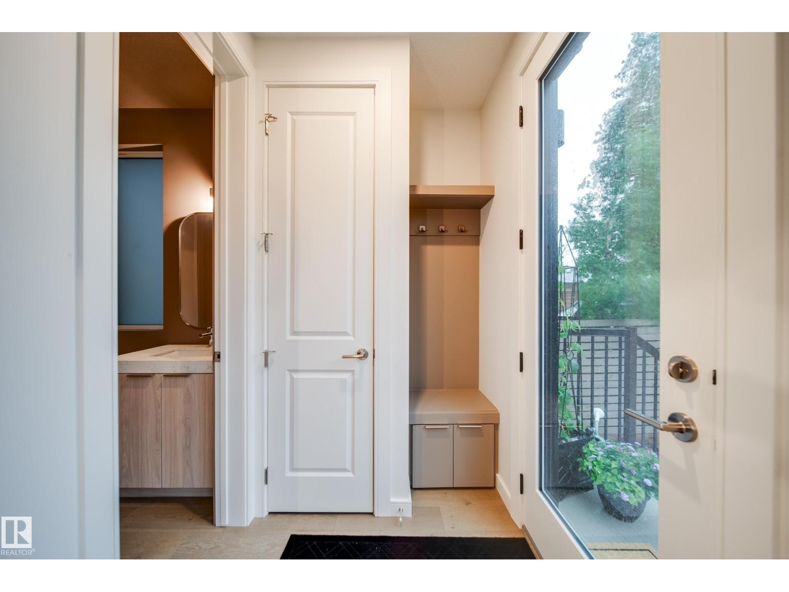 8719 83 AV NW — photo 30