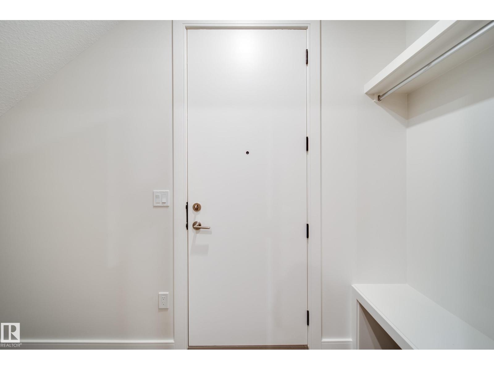 8719 83 AV NW — photo 31