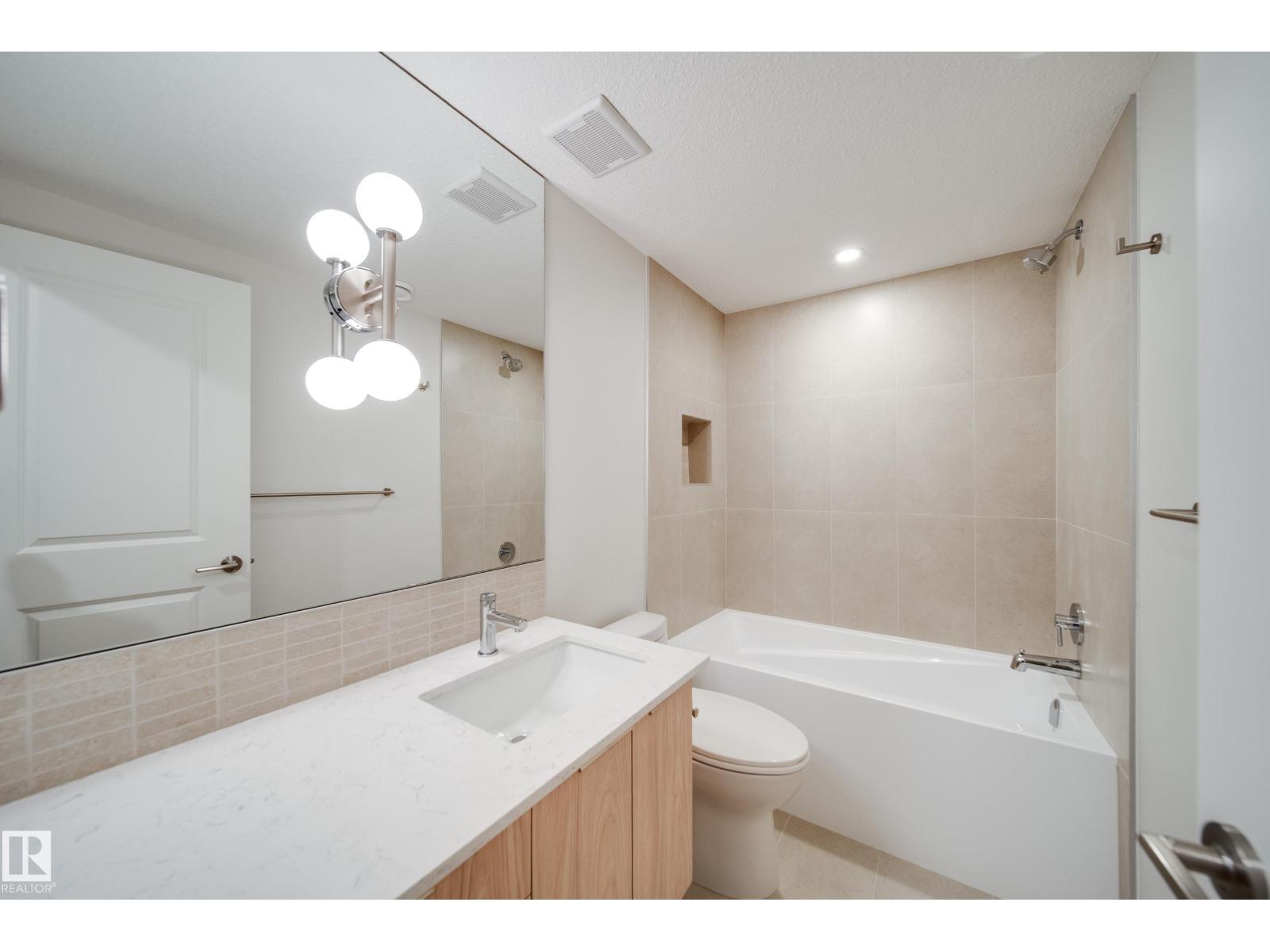8719 83 AV NW — photo 40