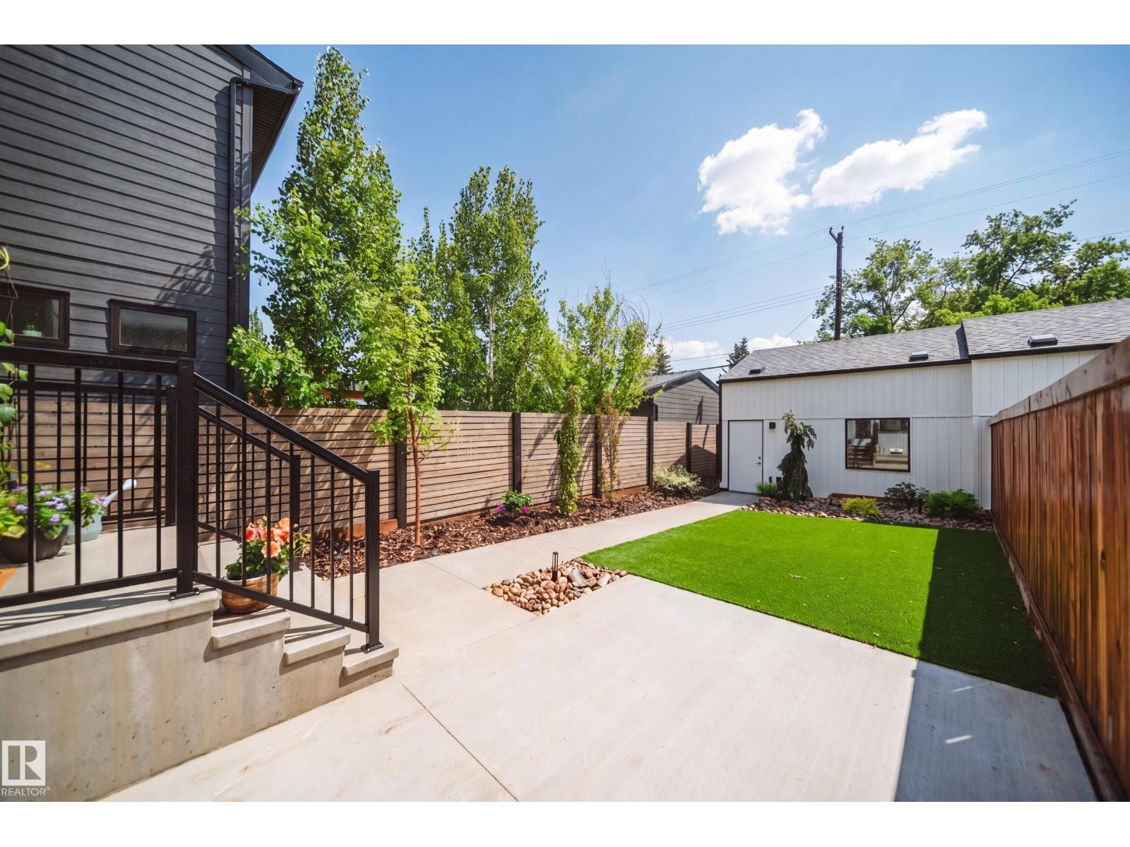 8719 83 AV NW — photo 45