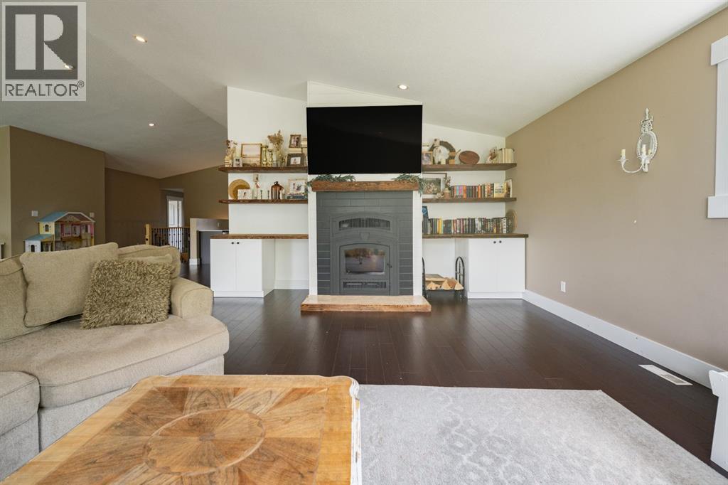 336 Ermine Crescent — photo 21