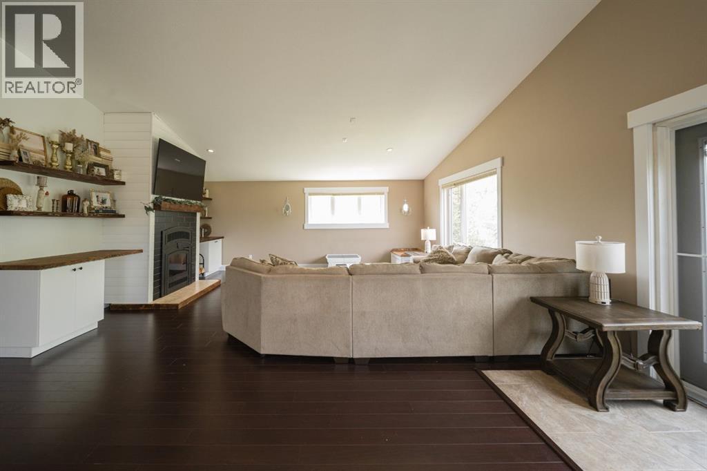 336 Ermine Crescent — photo 20