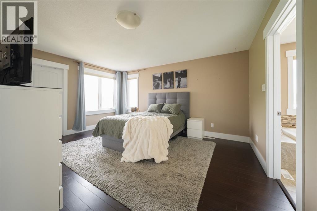 336 Ermine Crescent — photo 29