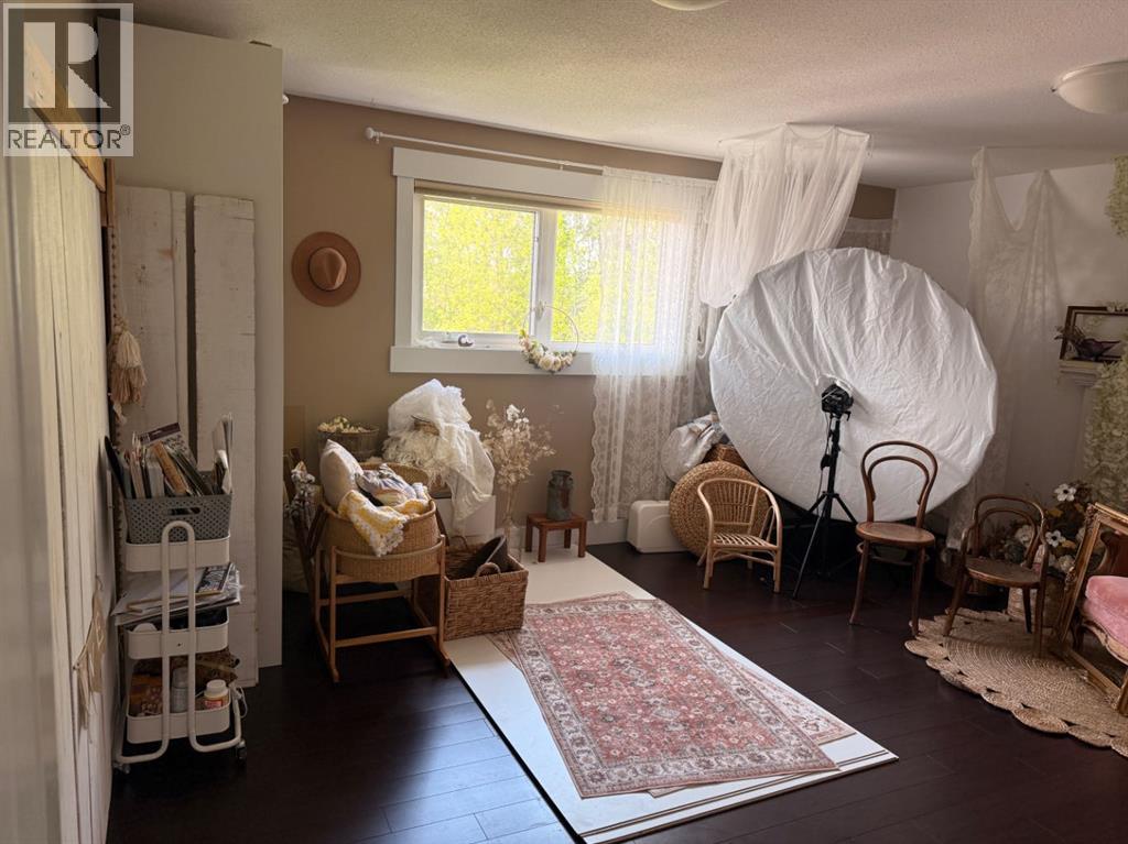336 Ermine Crescent — photo 38