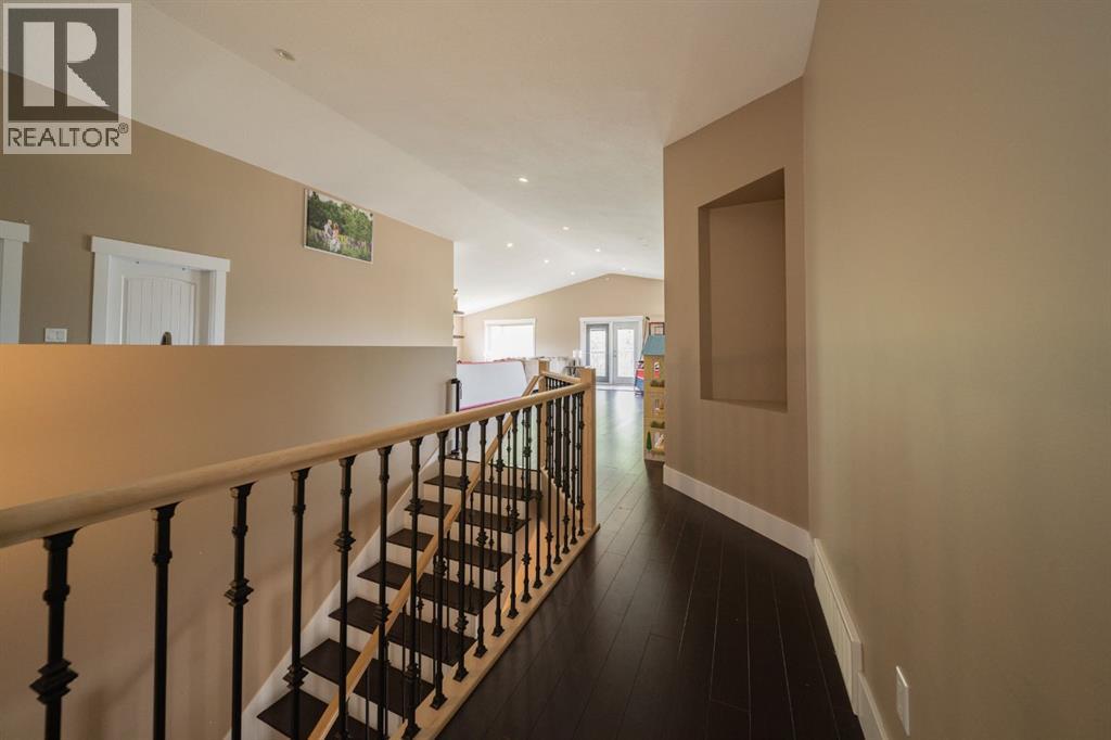336 Ermine Crescent — photo 27