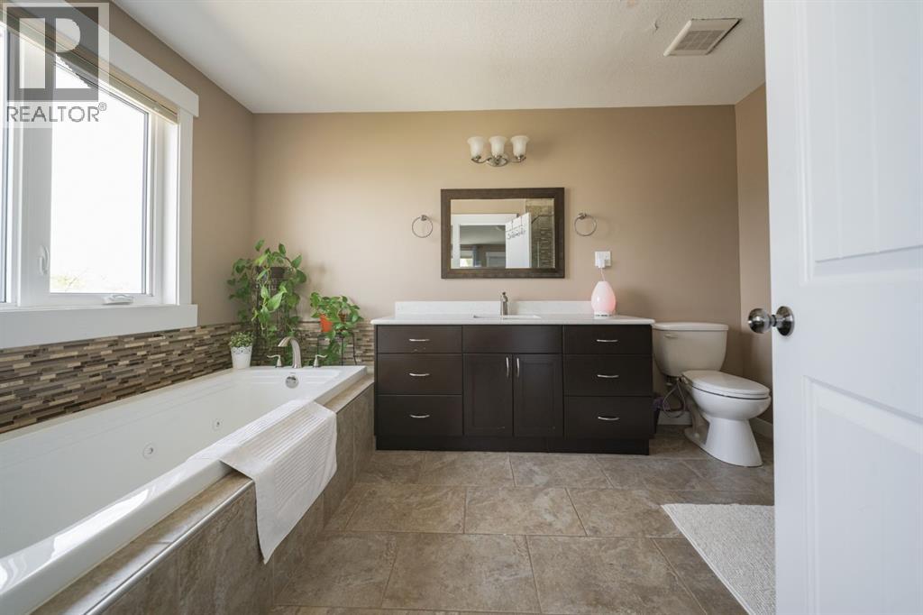 336 Ermine Crescent — photo 33