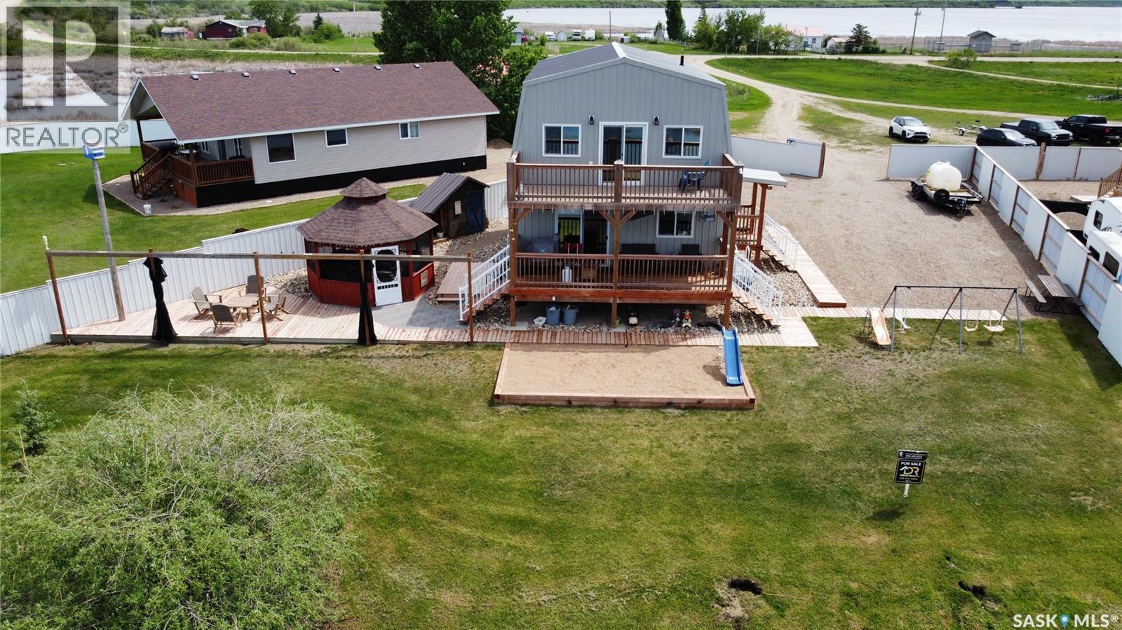 130 McLennan DRIVE - 1