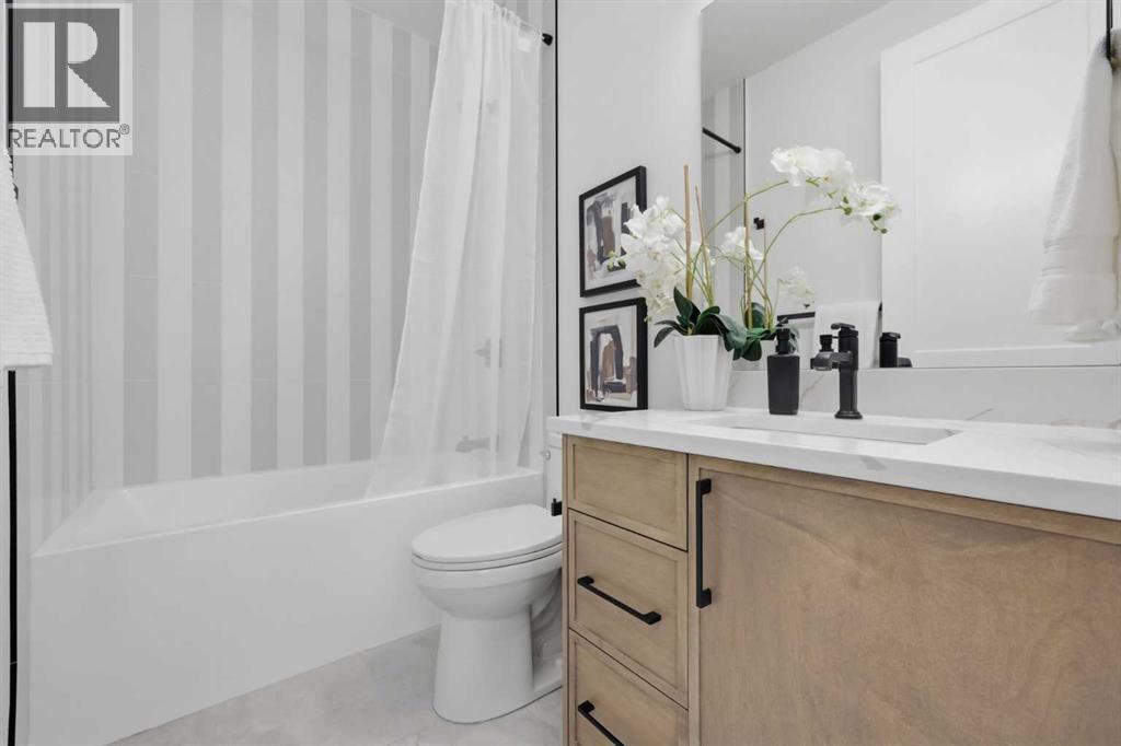 Main Bath Upper