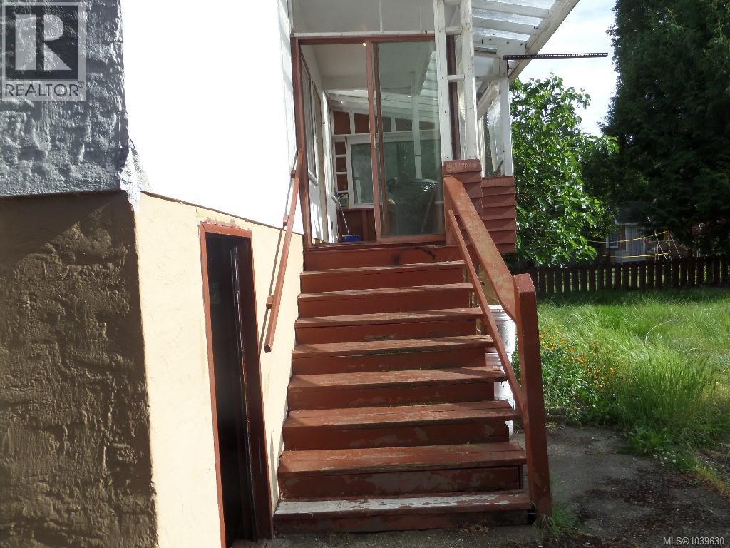1606 Bank St - 5