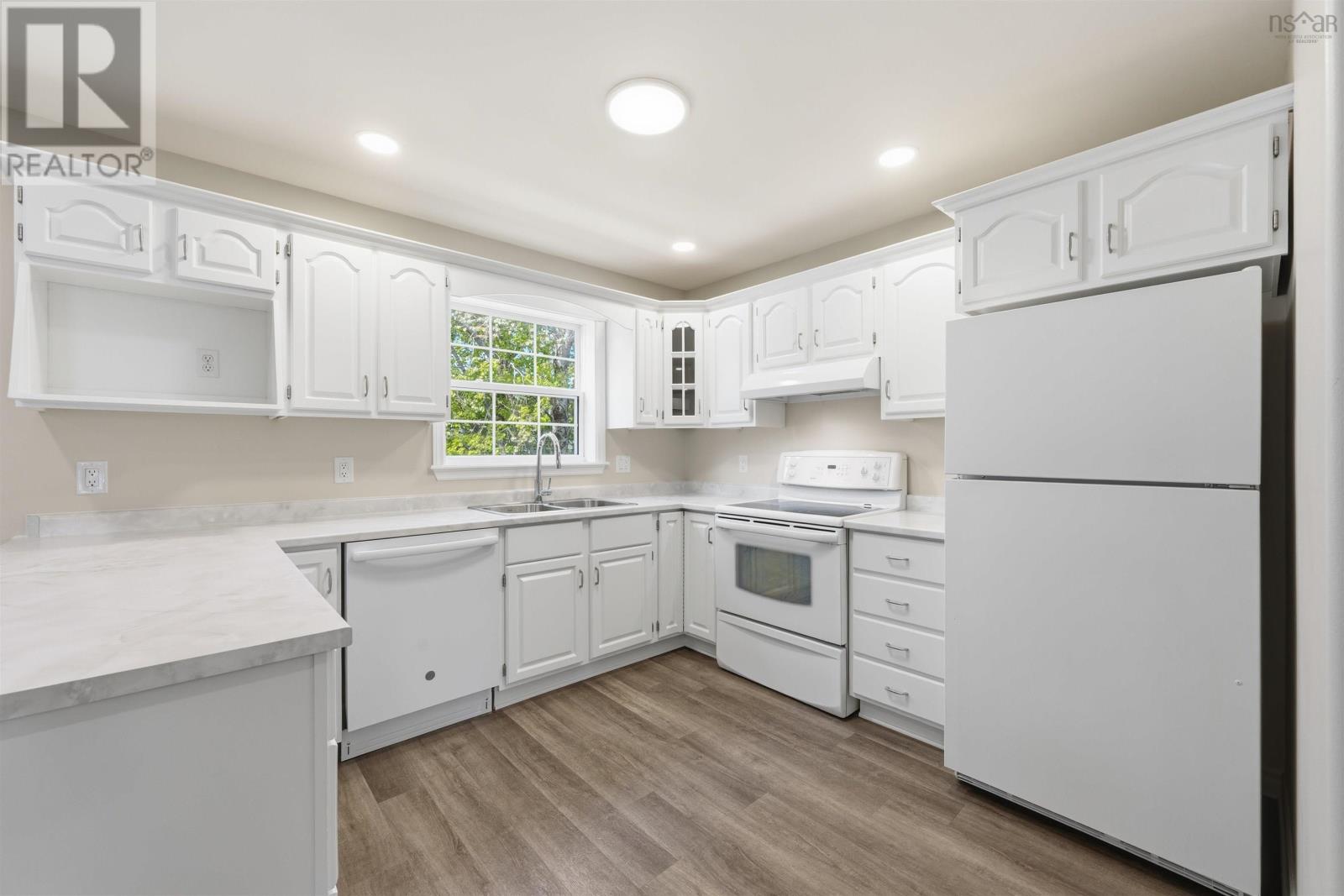 Property 24 of 50 of 46 Batten Crescent
