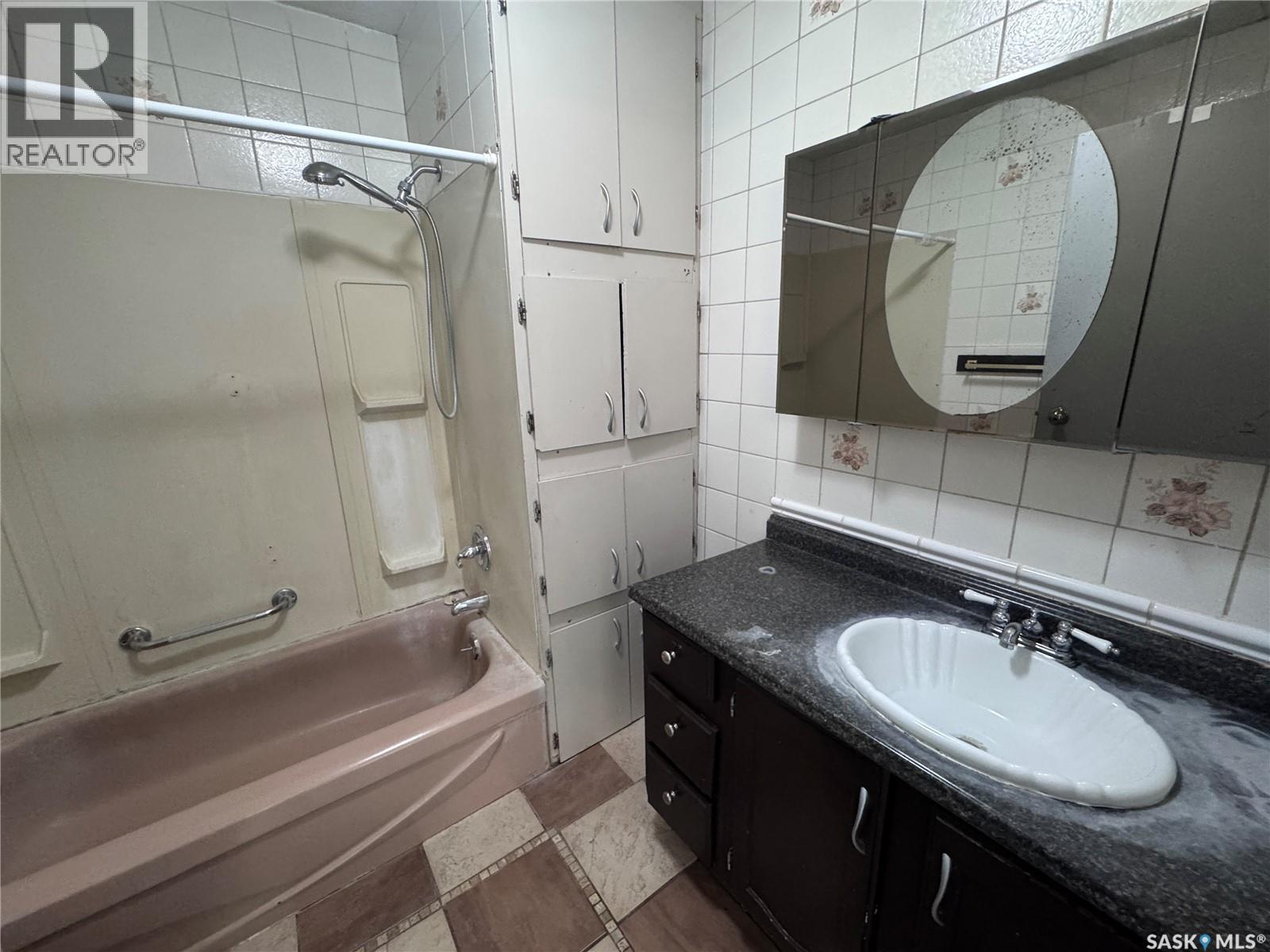408 4th AVENUE E - 12
