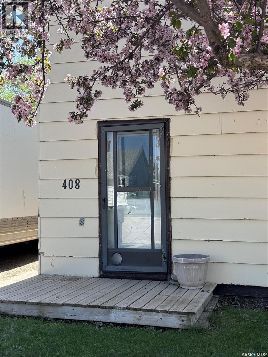 408 4th AVENUE E - 2