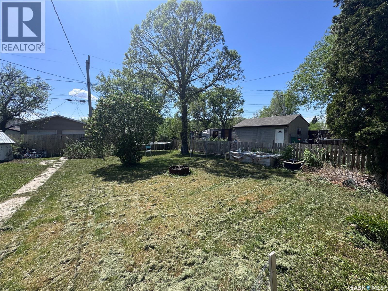 408 4th AVENUE E - 37