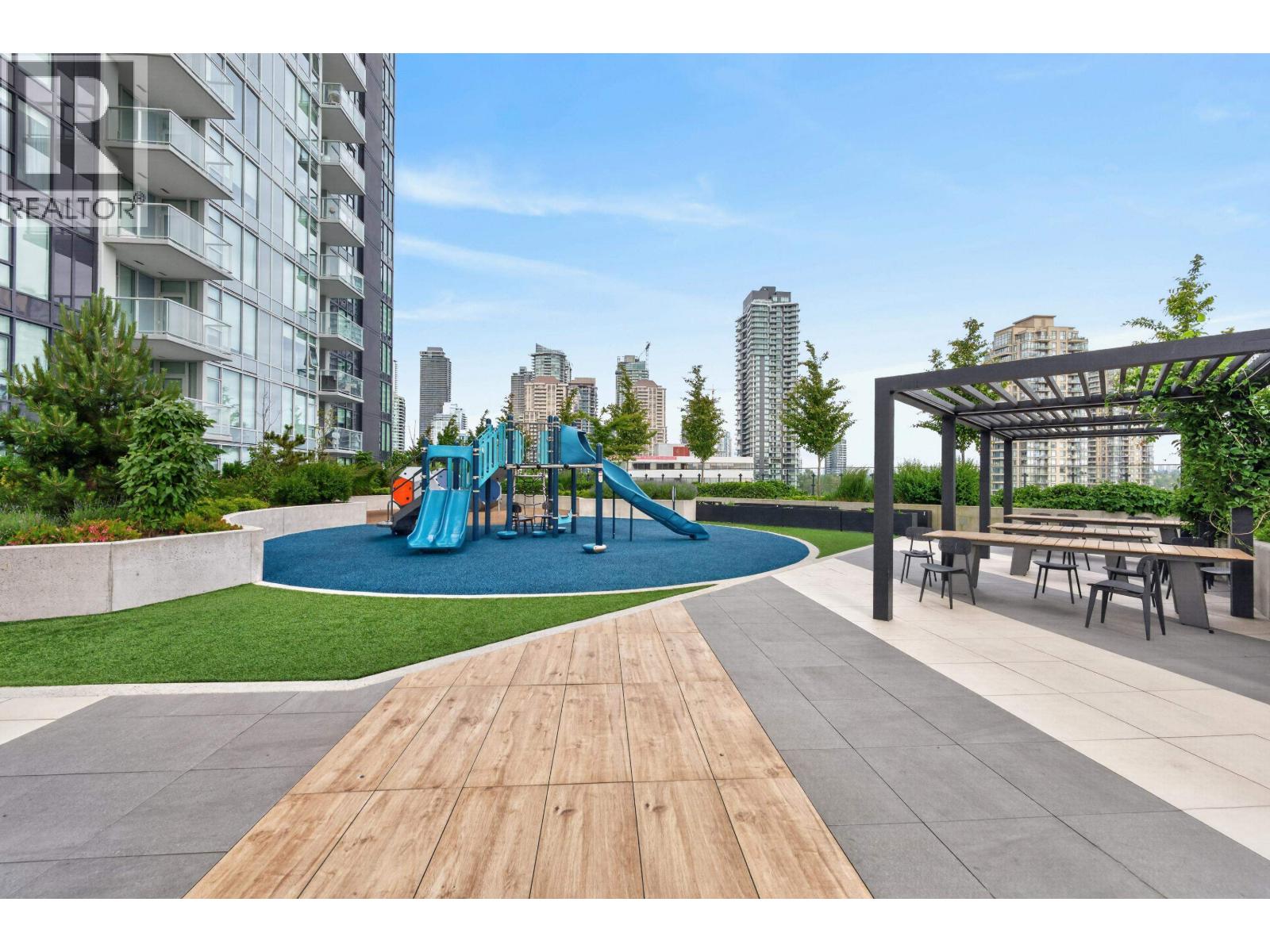 606 4168 LOUGHEED HIGHWAY, Burnaby
