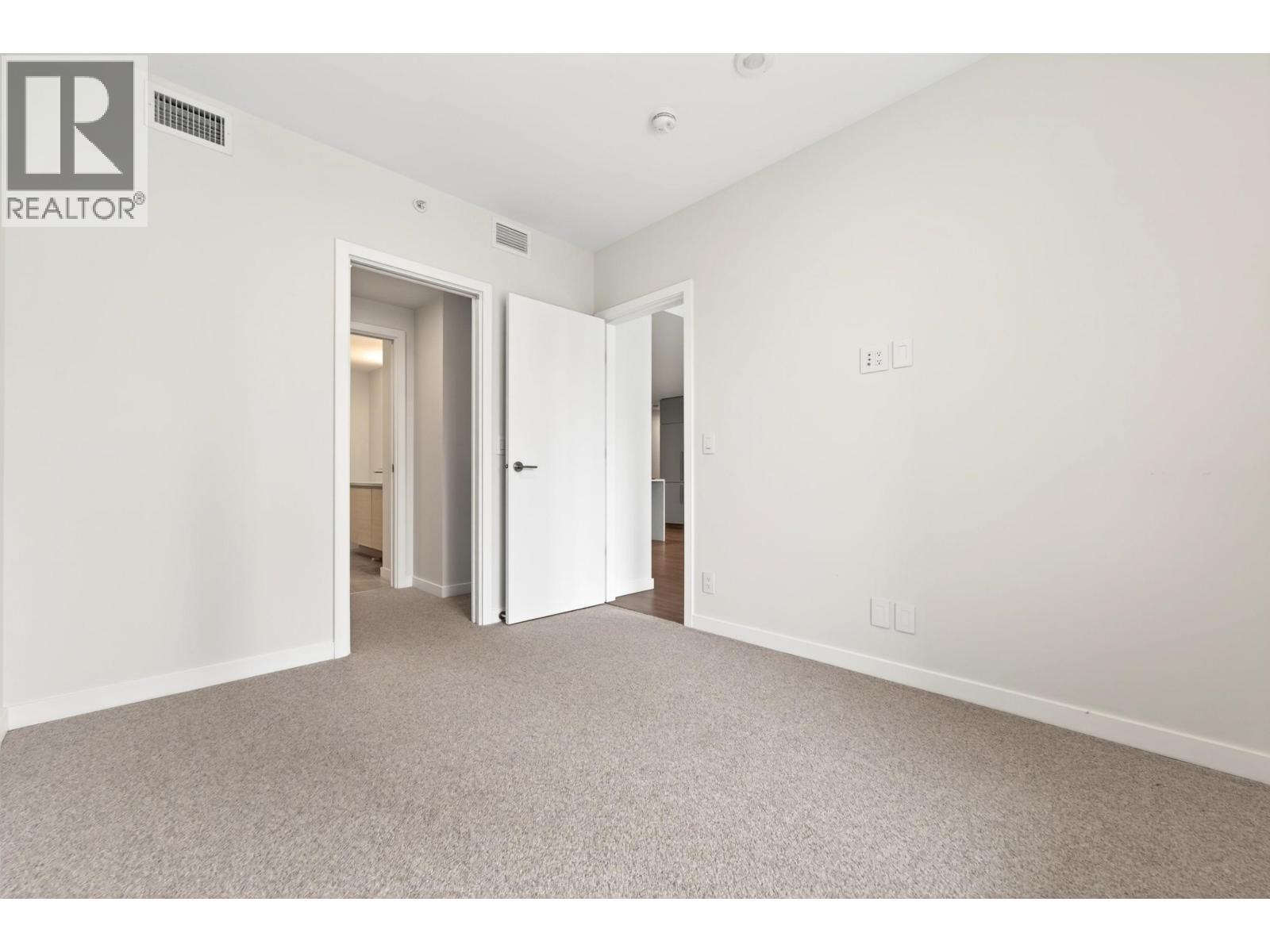 606 4168 LOUGHEED HIGHWAY, Burnaby