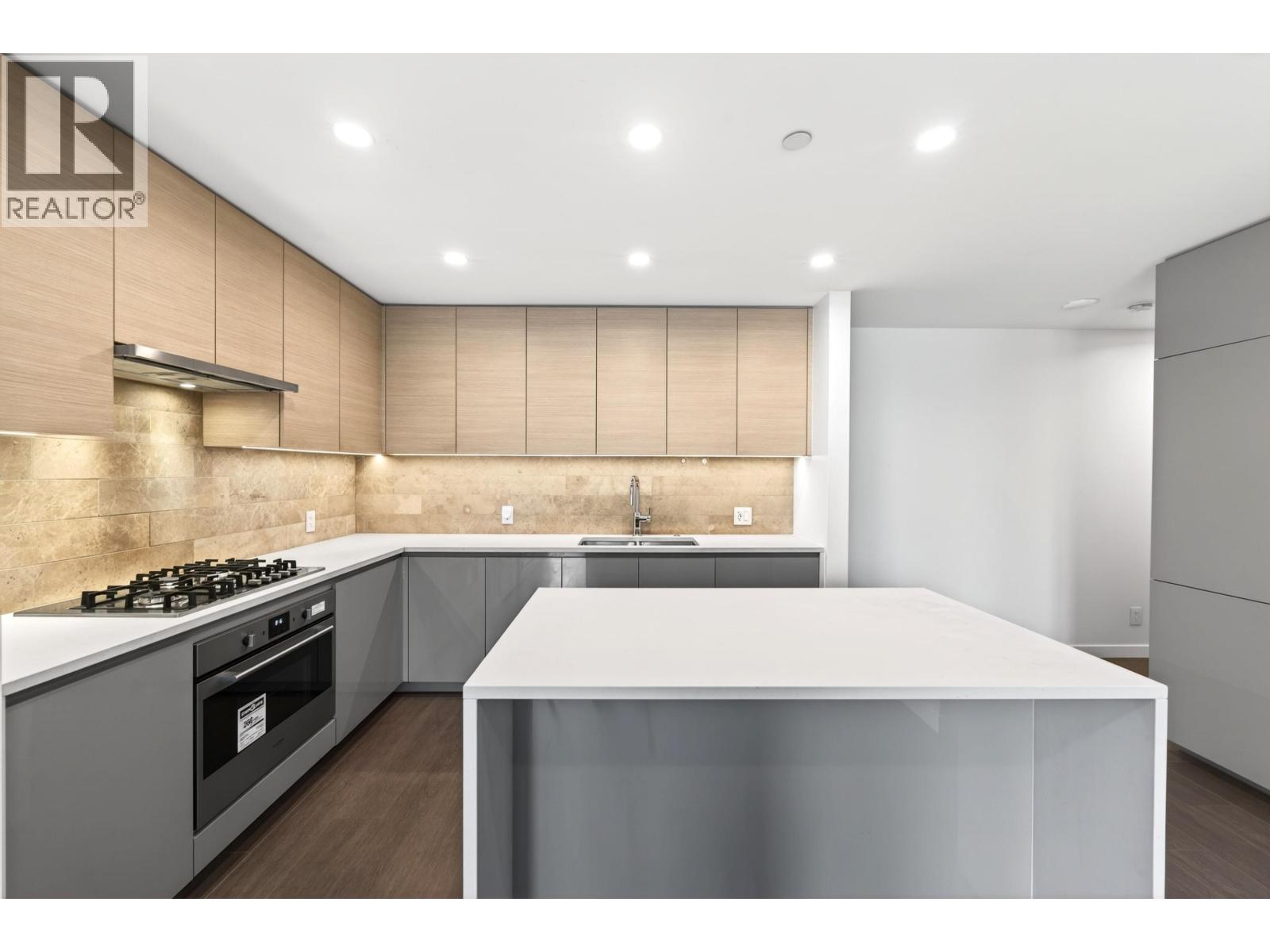 606 4168 LOUGHEED HIGHWAY, Burnaby