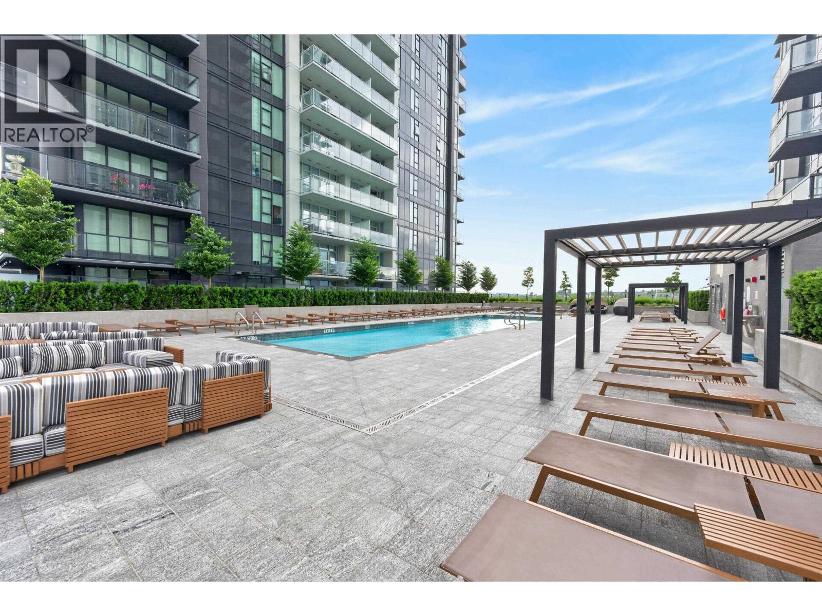 606 4168 LOUGHEED HIGHWAY, Burnaby