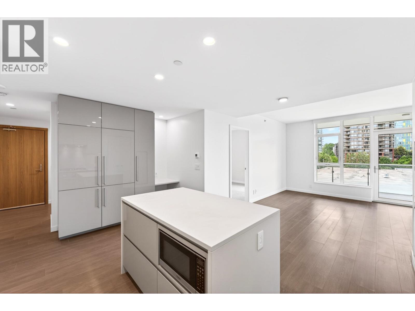 606 4168 LOUGHEED HIGHWAY, Burnaby