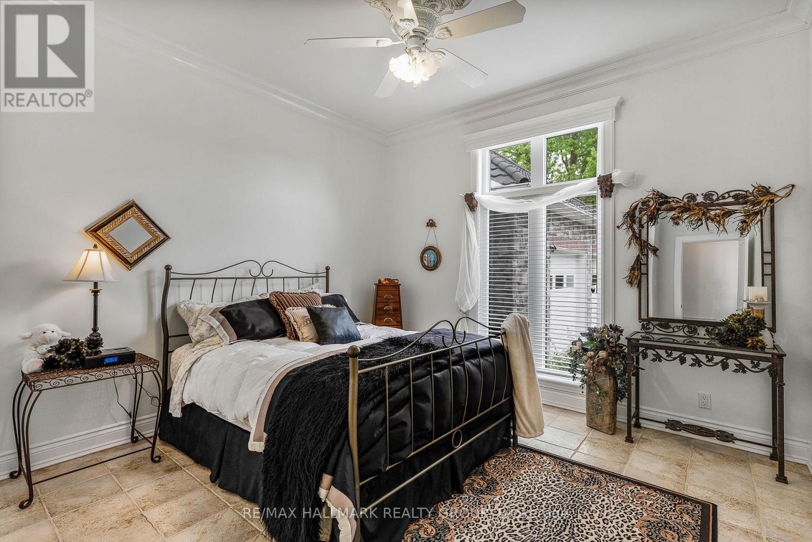 2584 WOODS STREET - 30