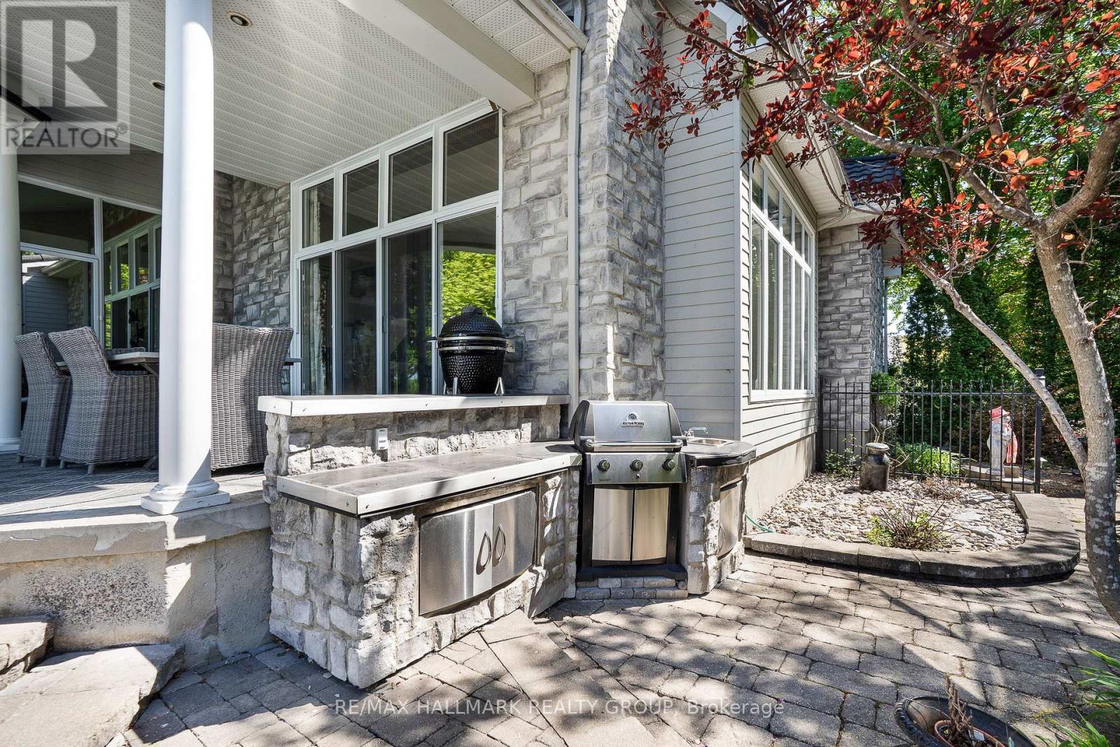 2584 WOODS STREET - 39