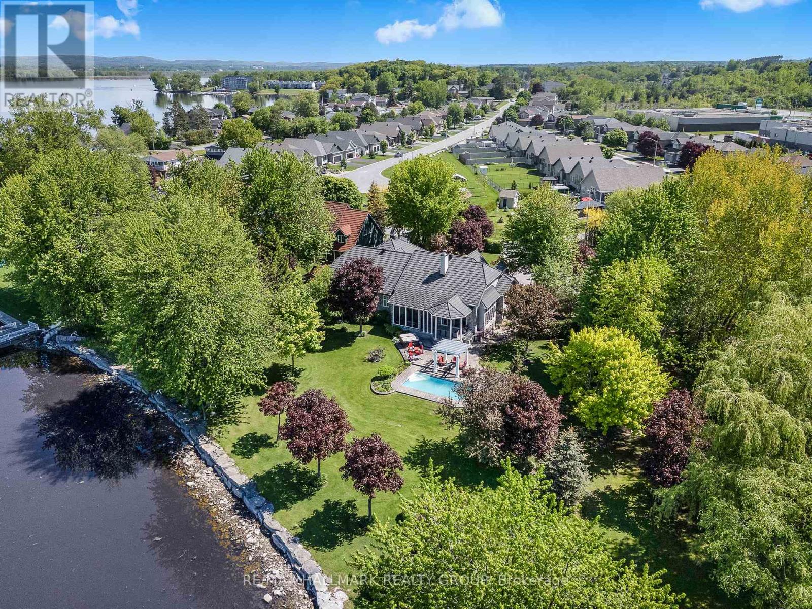 2584 WOODS STREET - 34