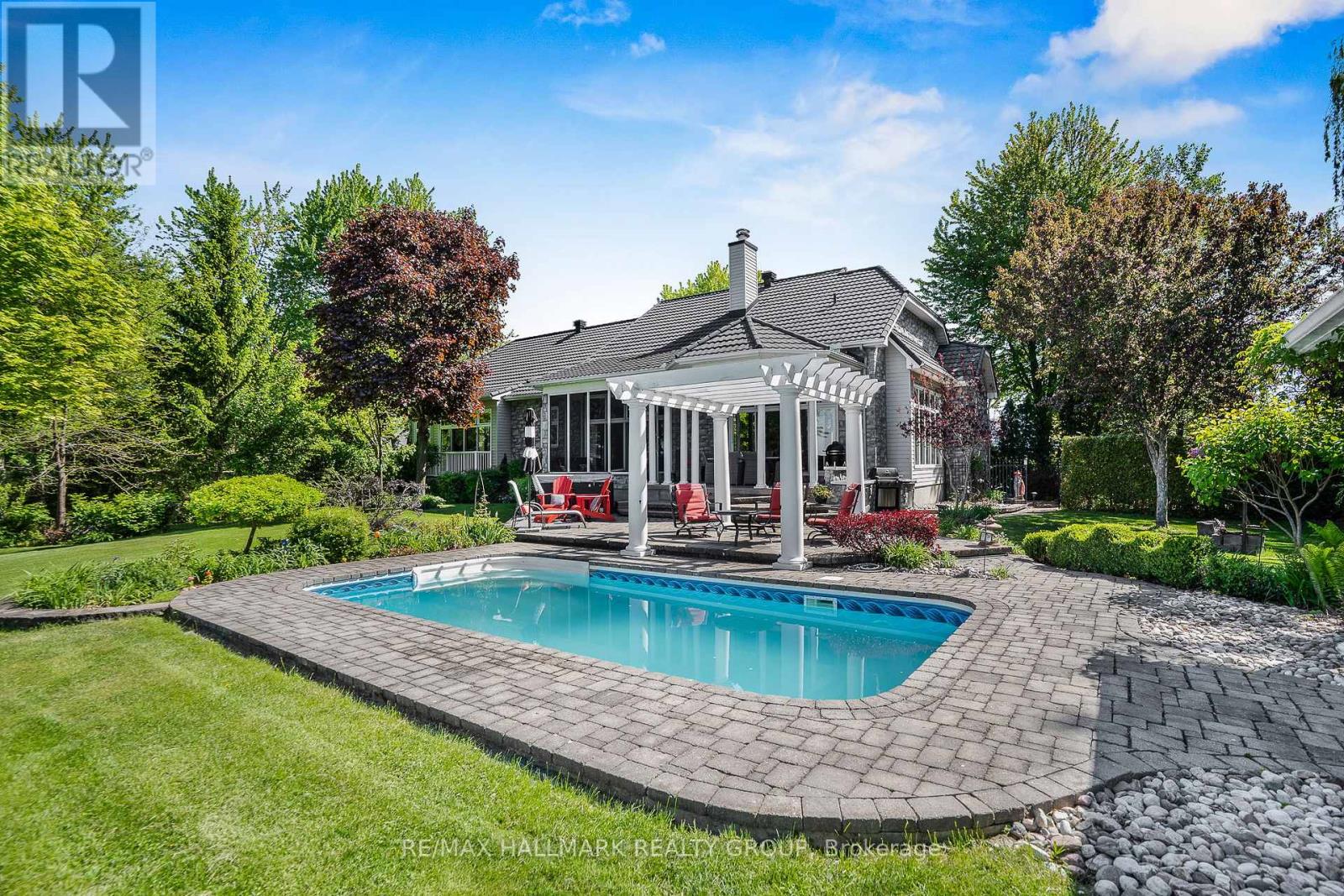 2584 WOODS STREET - 38