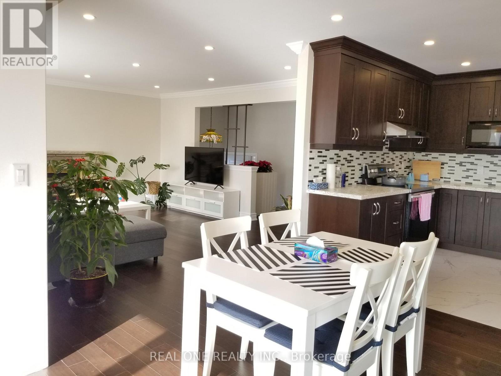 26 APPLEFIELD DRIVE - 16