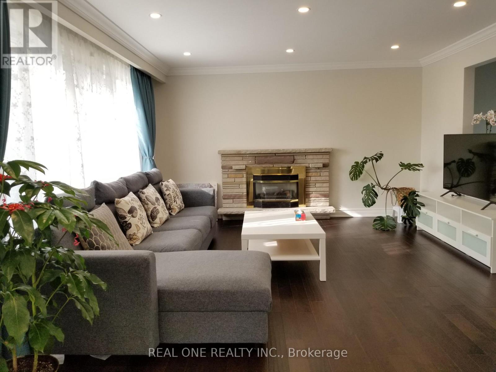 26 APPLEFIELD DRIVE - 10