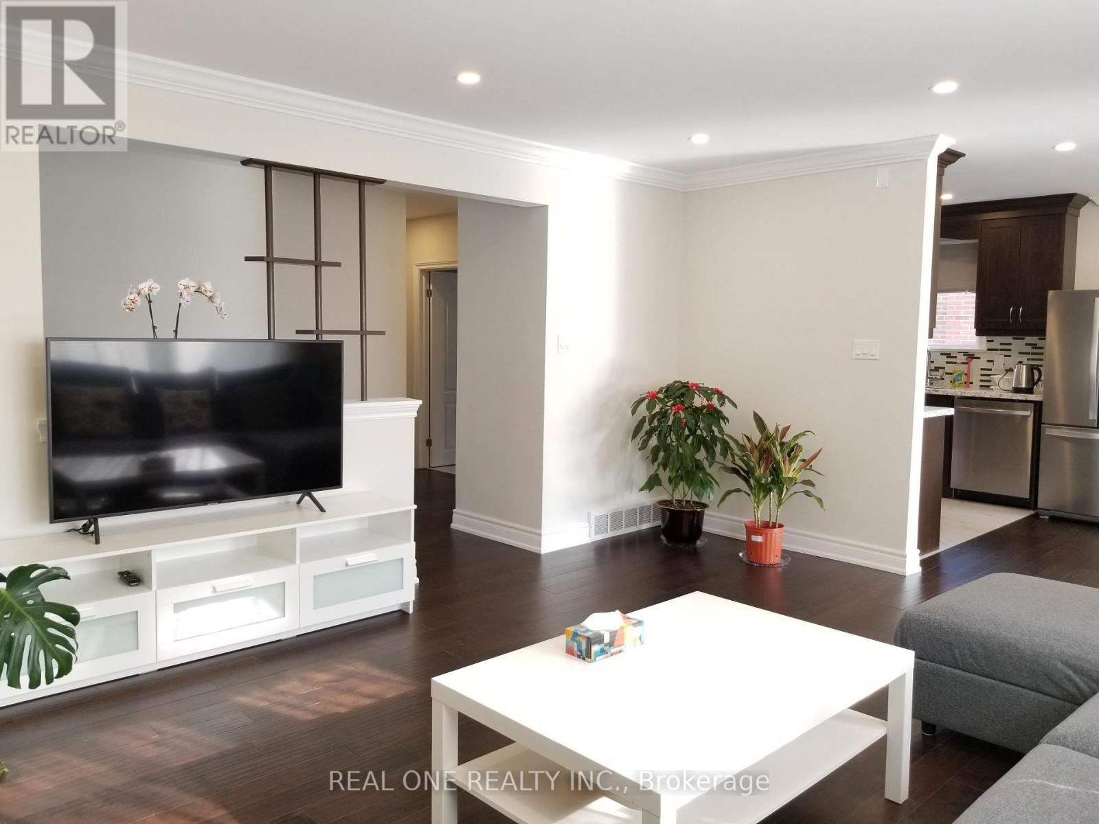 26 APPLEFIELD DRIVE - 13