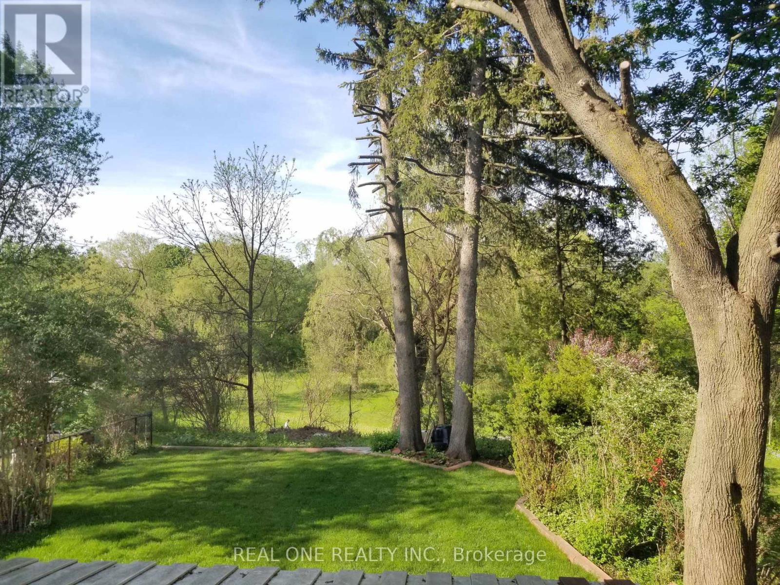 26 APPLEFIELD DRIVE - 6