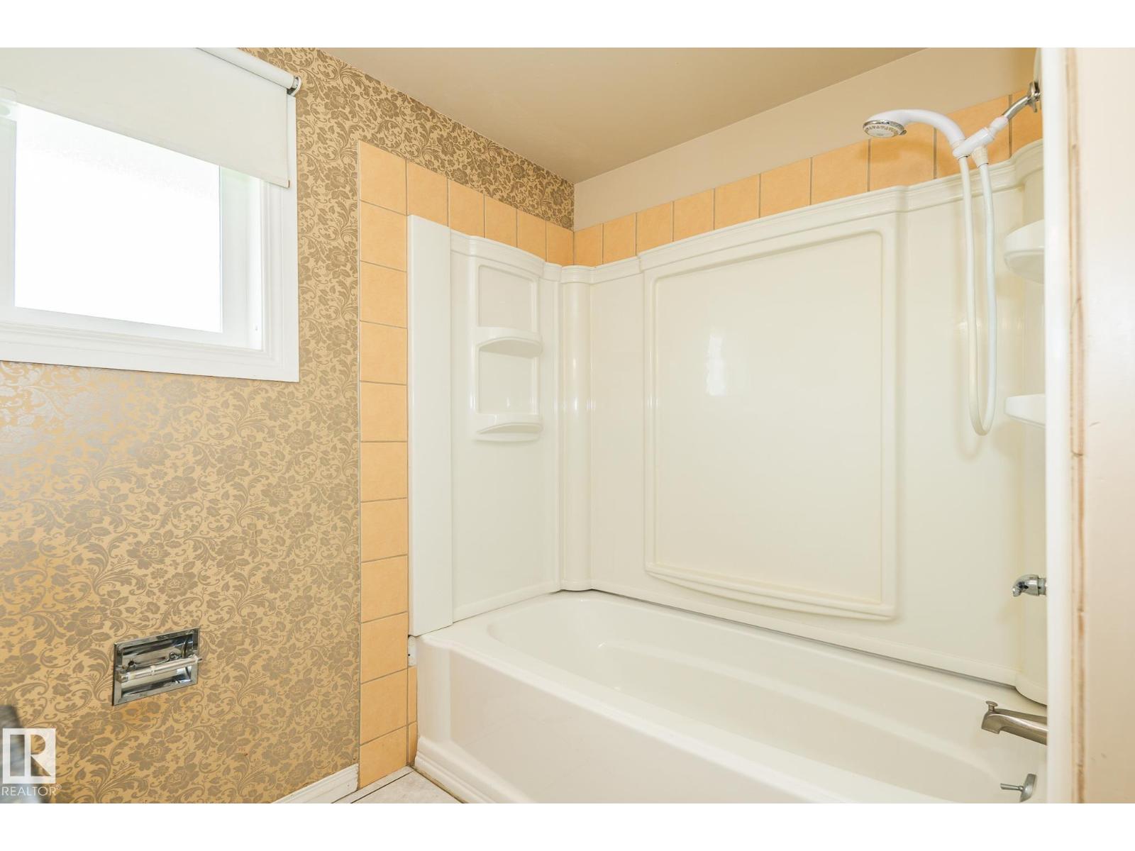 7543 149A AV NW — photo 13