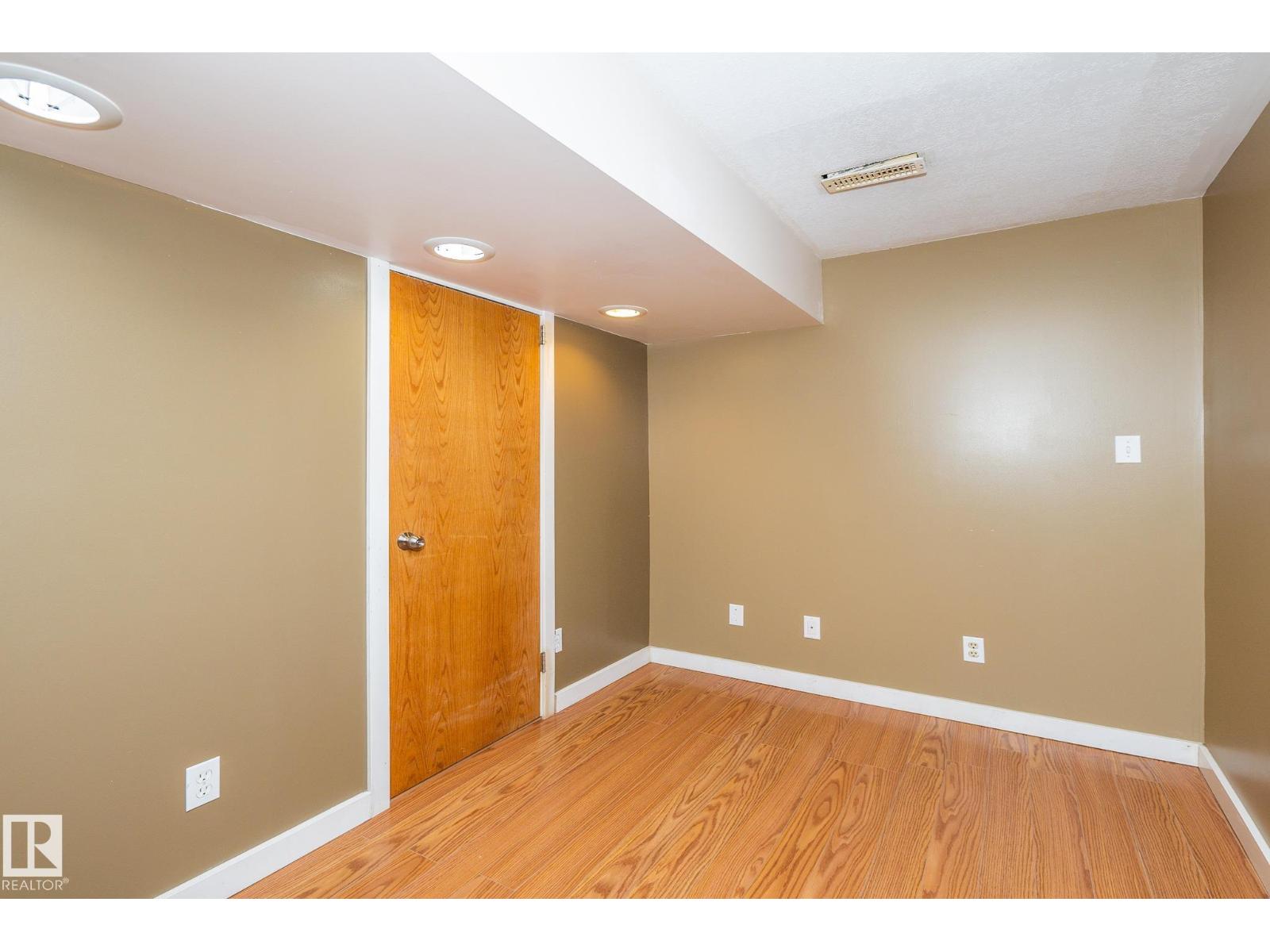 7543 149A AV NW — photo 27