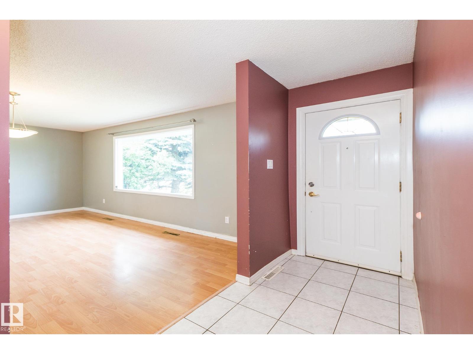 7543 149A AV NW - 3