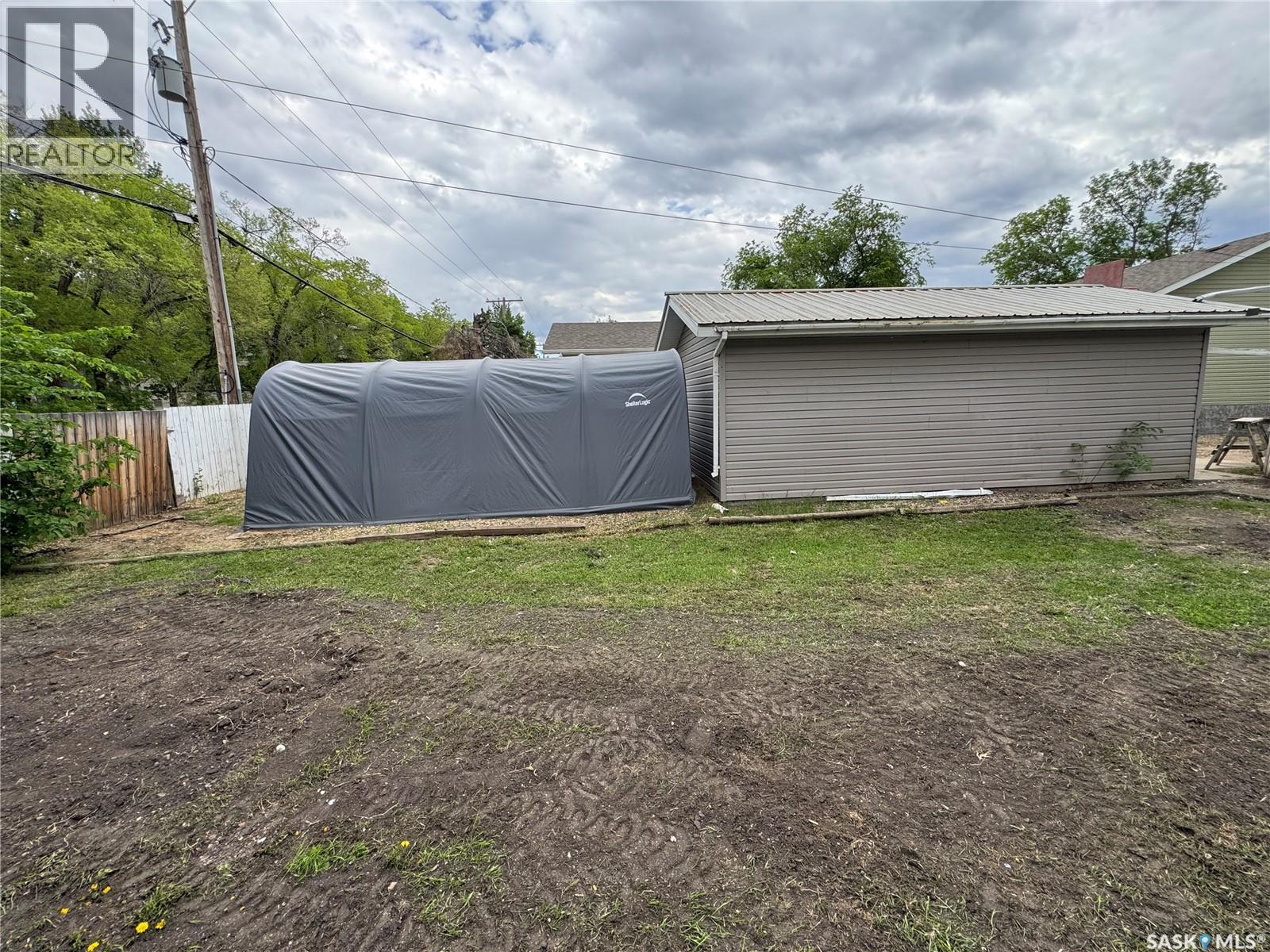 212 Crawford AVENUE W — photo 7