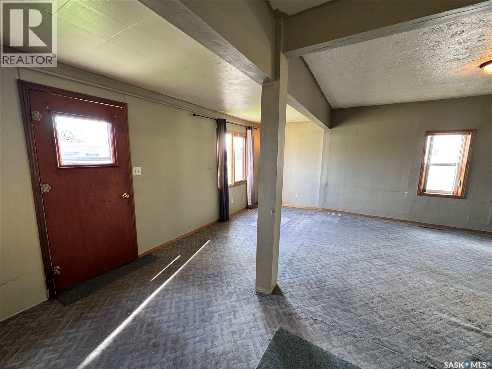117 2nd AVENUE E - photo 2