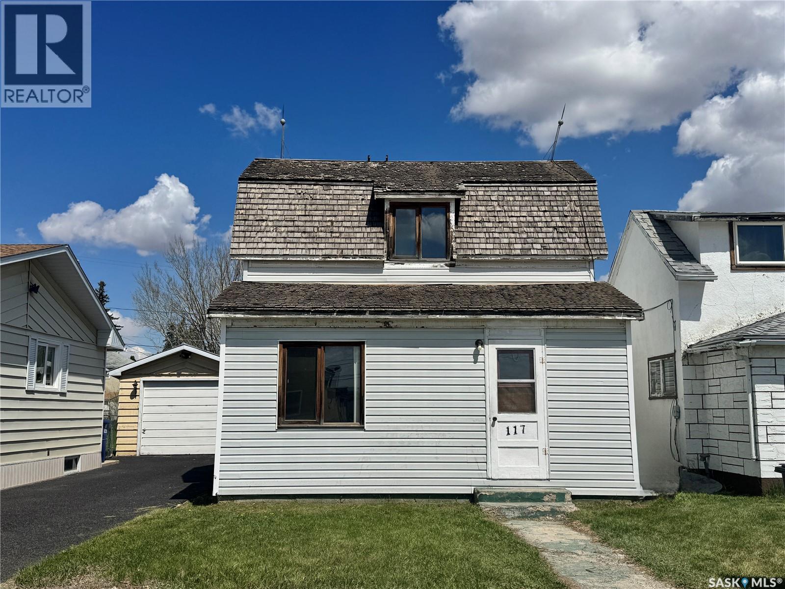 117 2nd AVENUE E — photo 27