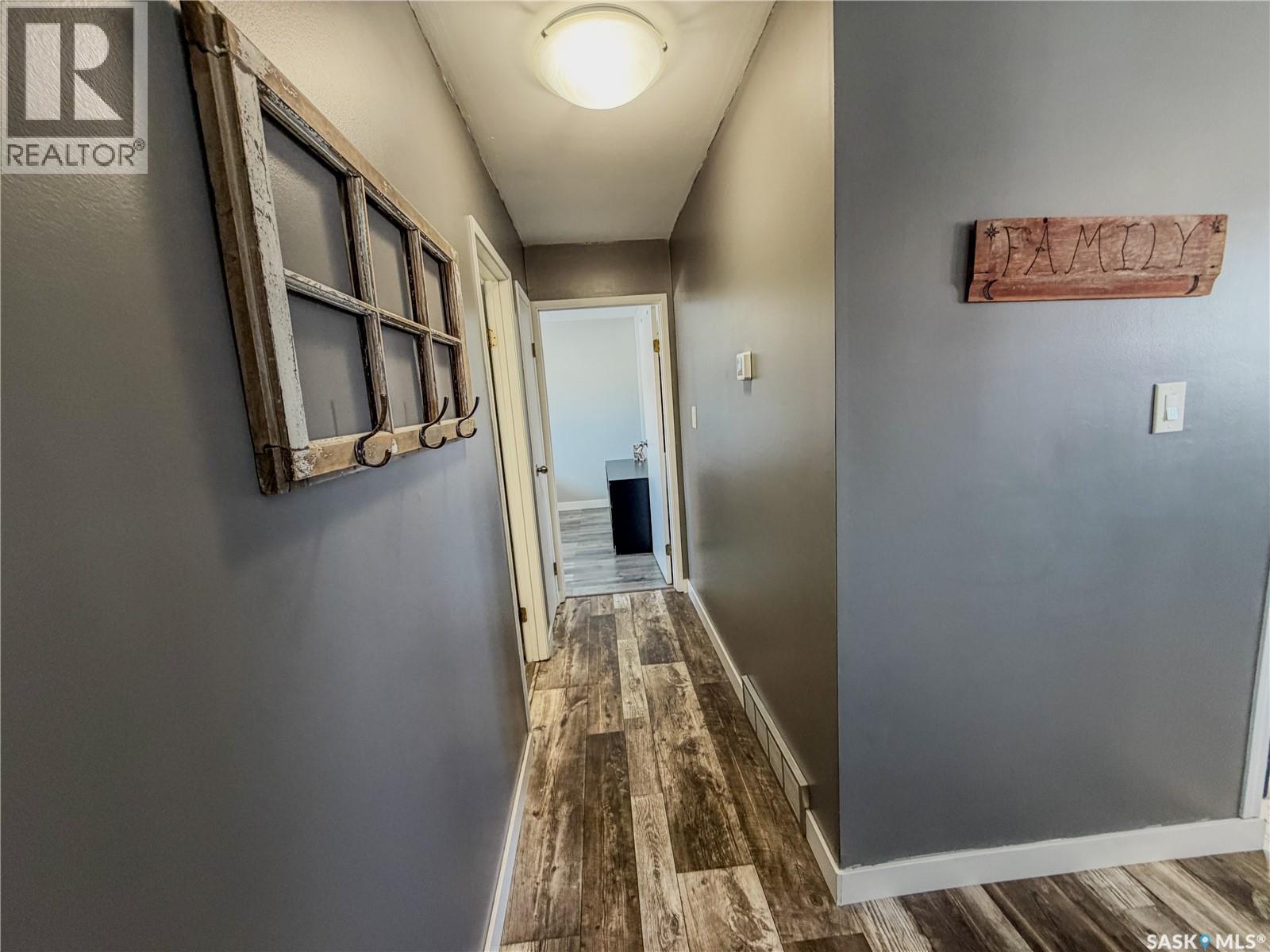 210 Wells AVENUE E — photo 18