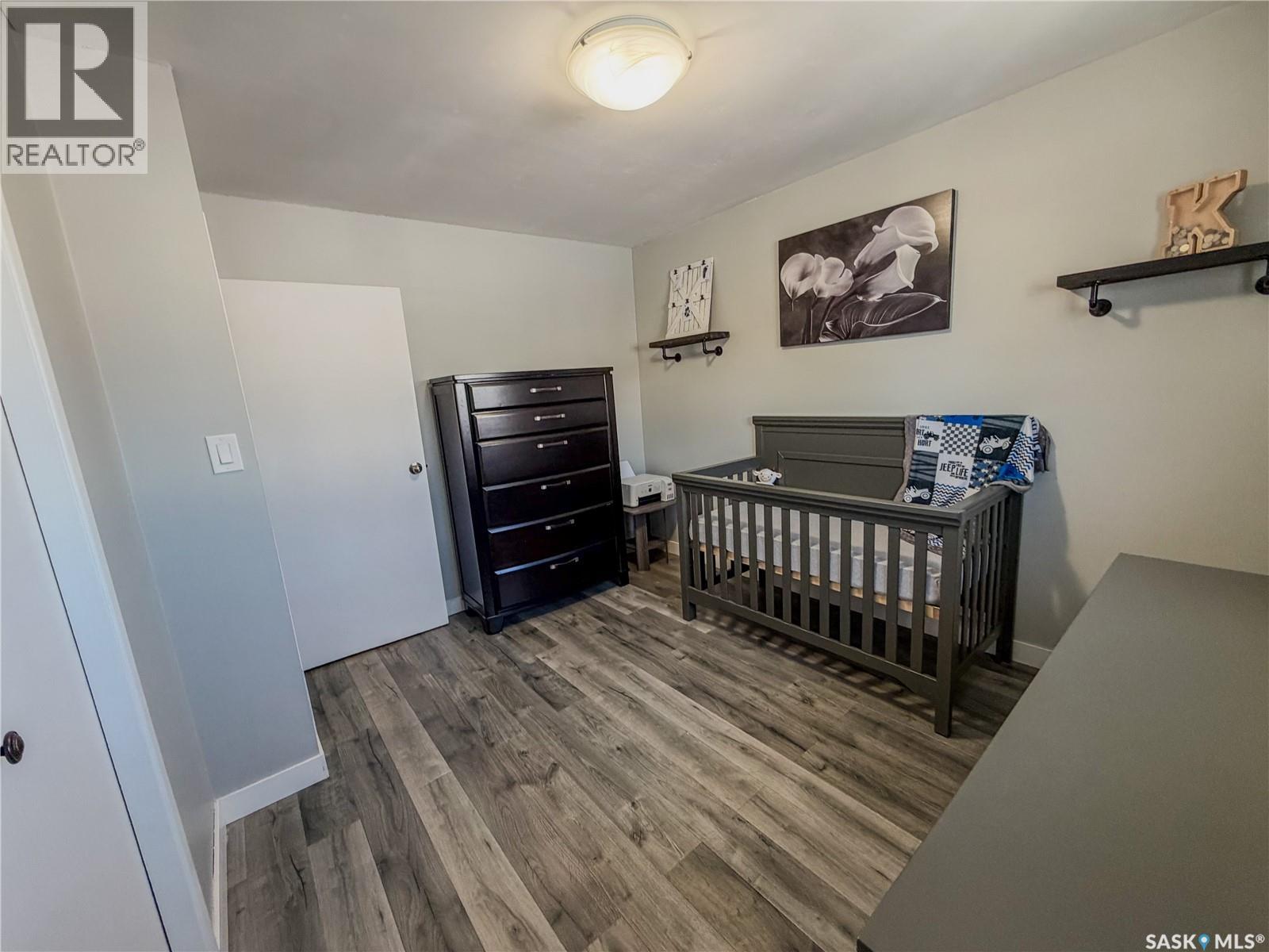 210 Wells AVENUE E — photo 17