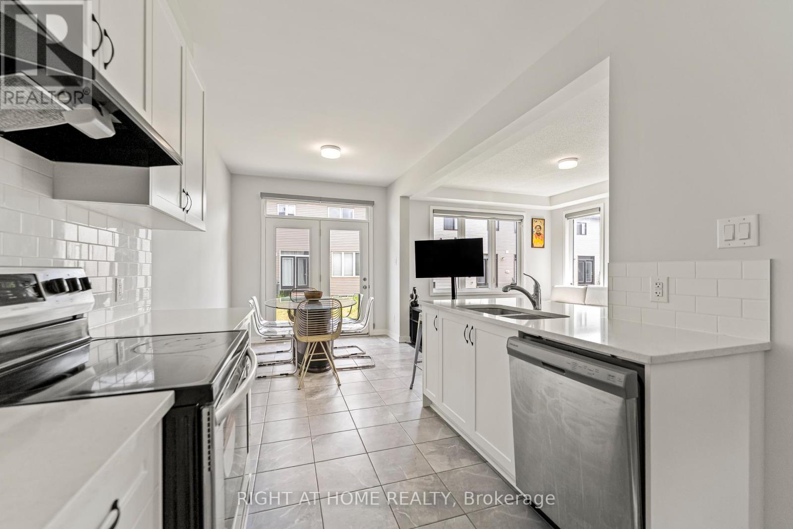 3 Bed, 3 Bath House for Sale in Ottawa – 221 BILLRIAN CRESCENT, Ottawa – MLS# X13412604 - Image 15