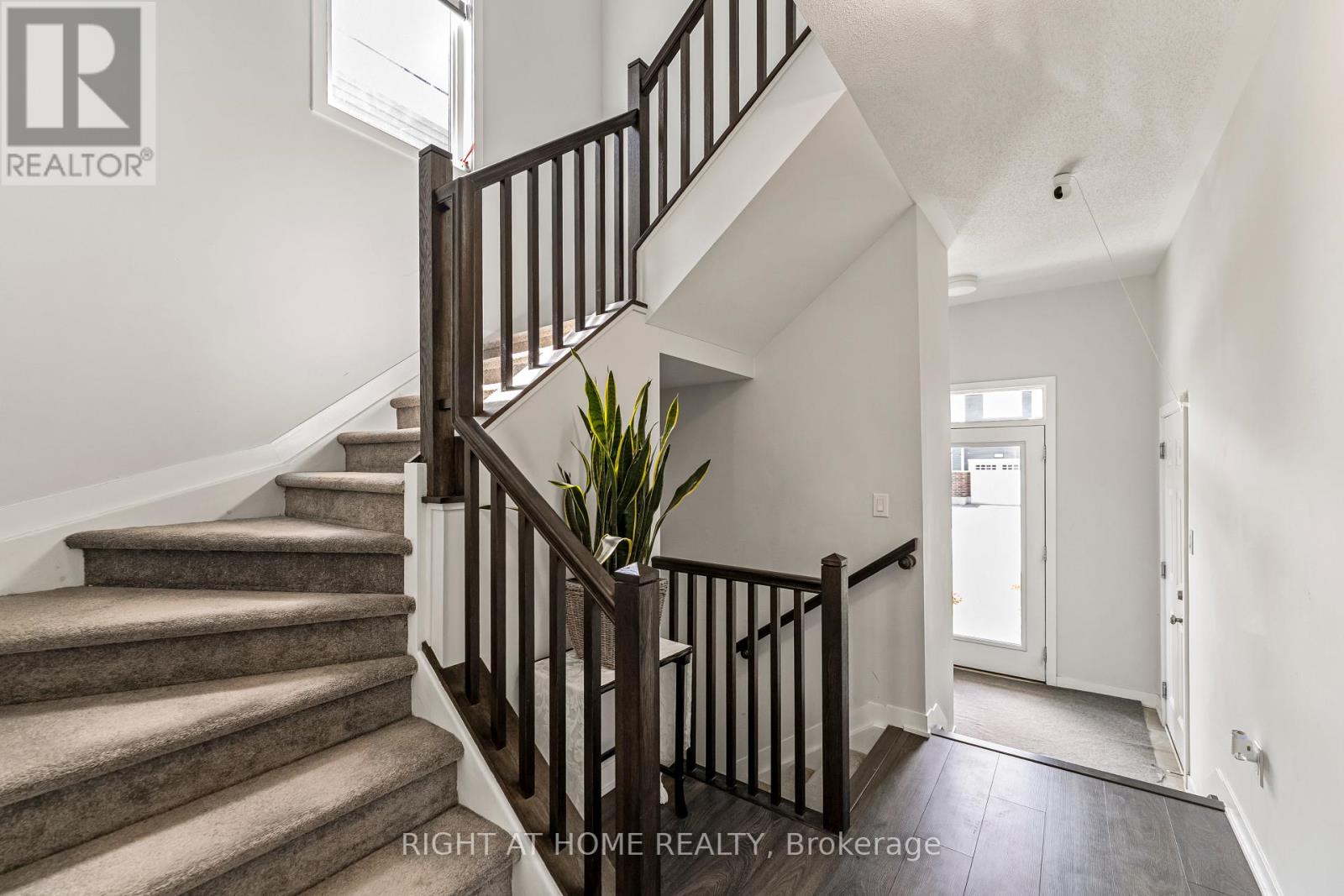 3 Bed, 3 Bath House for Sale in Ottawa – 221 BILLRIAN CRESCENT, Ottawa – MLS# X13412604 - Image 7