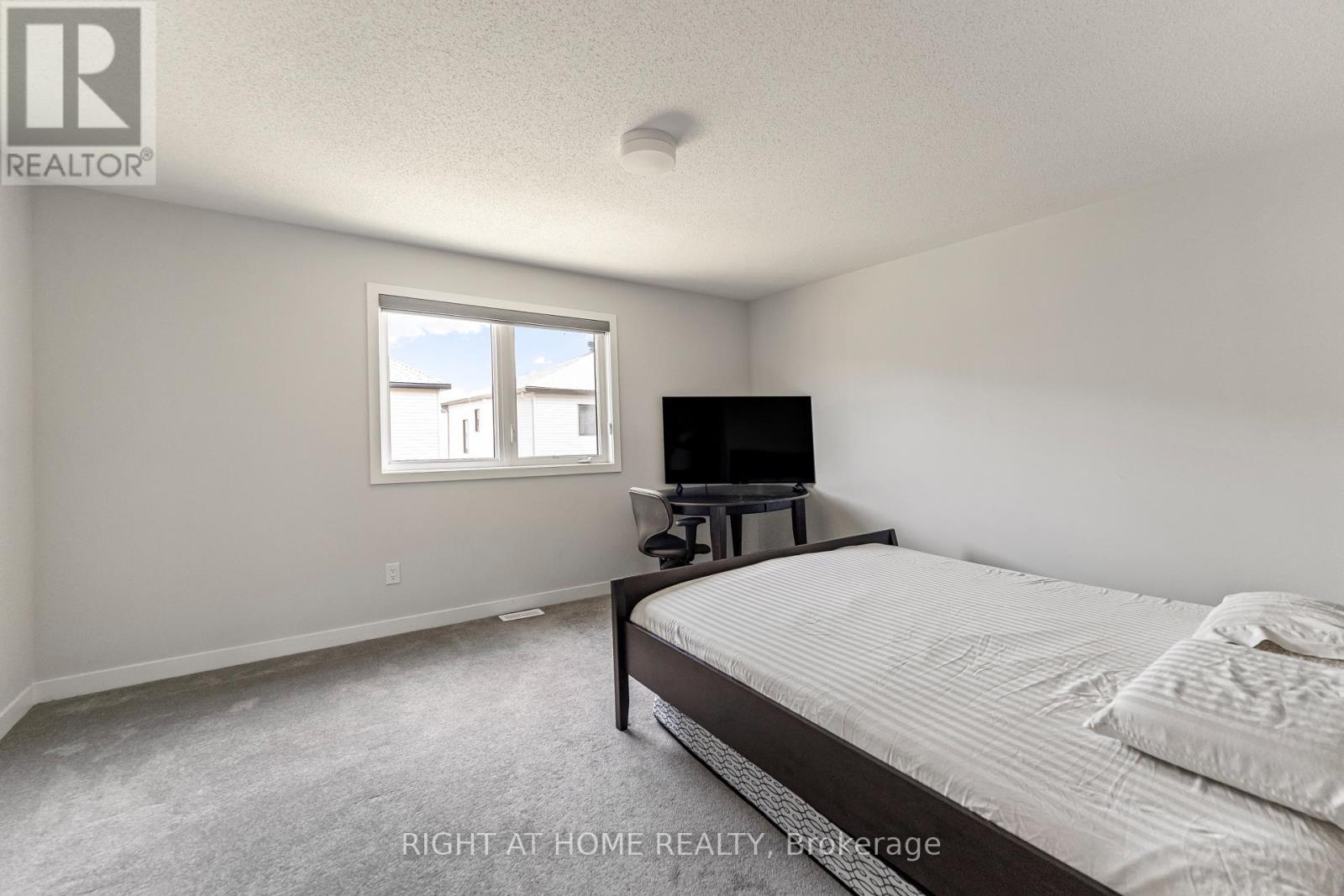 3 Bed, 3 Bath House for Sale in Ottawa – 221 BILLRIAN CRESCENT, Ottawa – MLS# X13412604 - Image 29