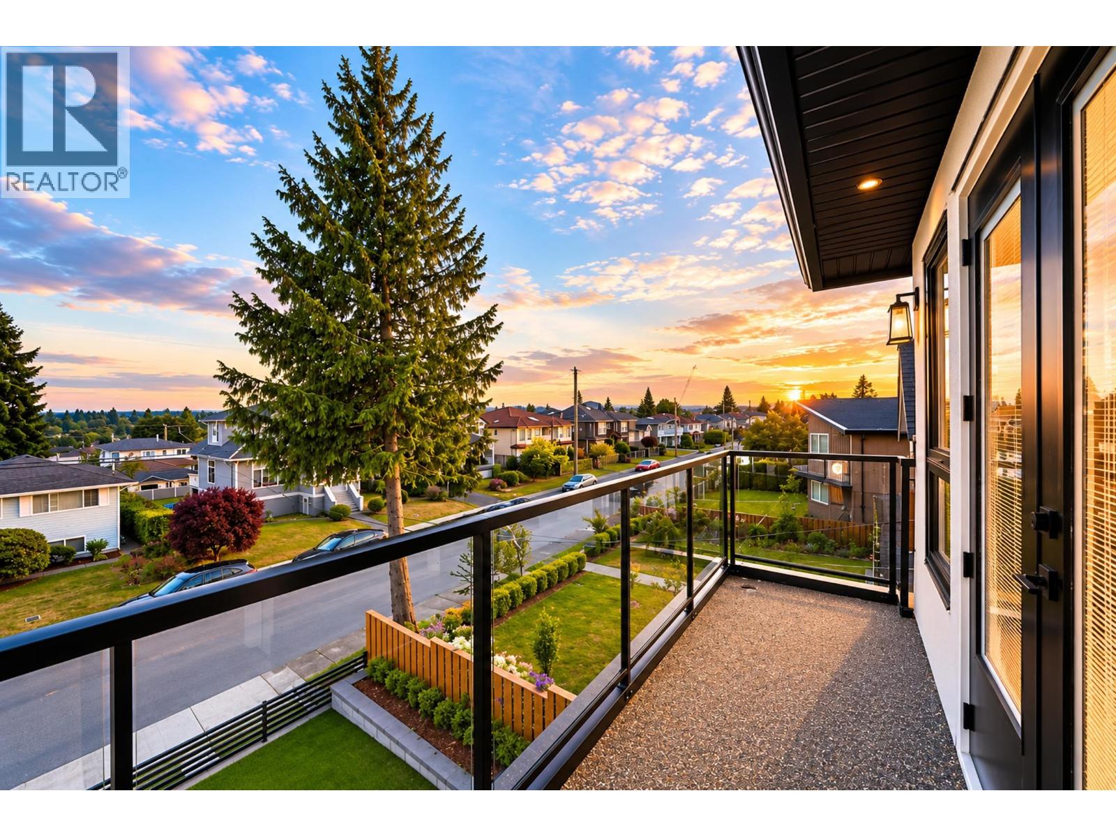 8093 14TH AVENUE, Burnaby