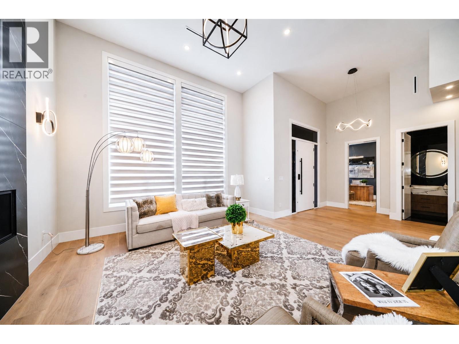 8093 14TH AVENUE, Burnaby