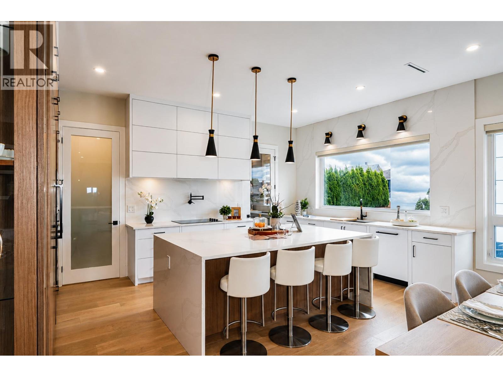 8093 14TH AVENUE, Burnaby