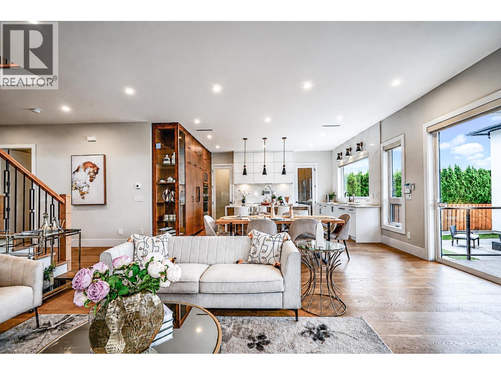 8093 14TH AVENUE, Burnaby