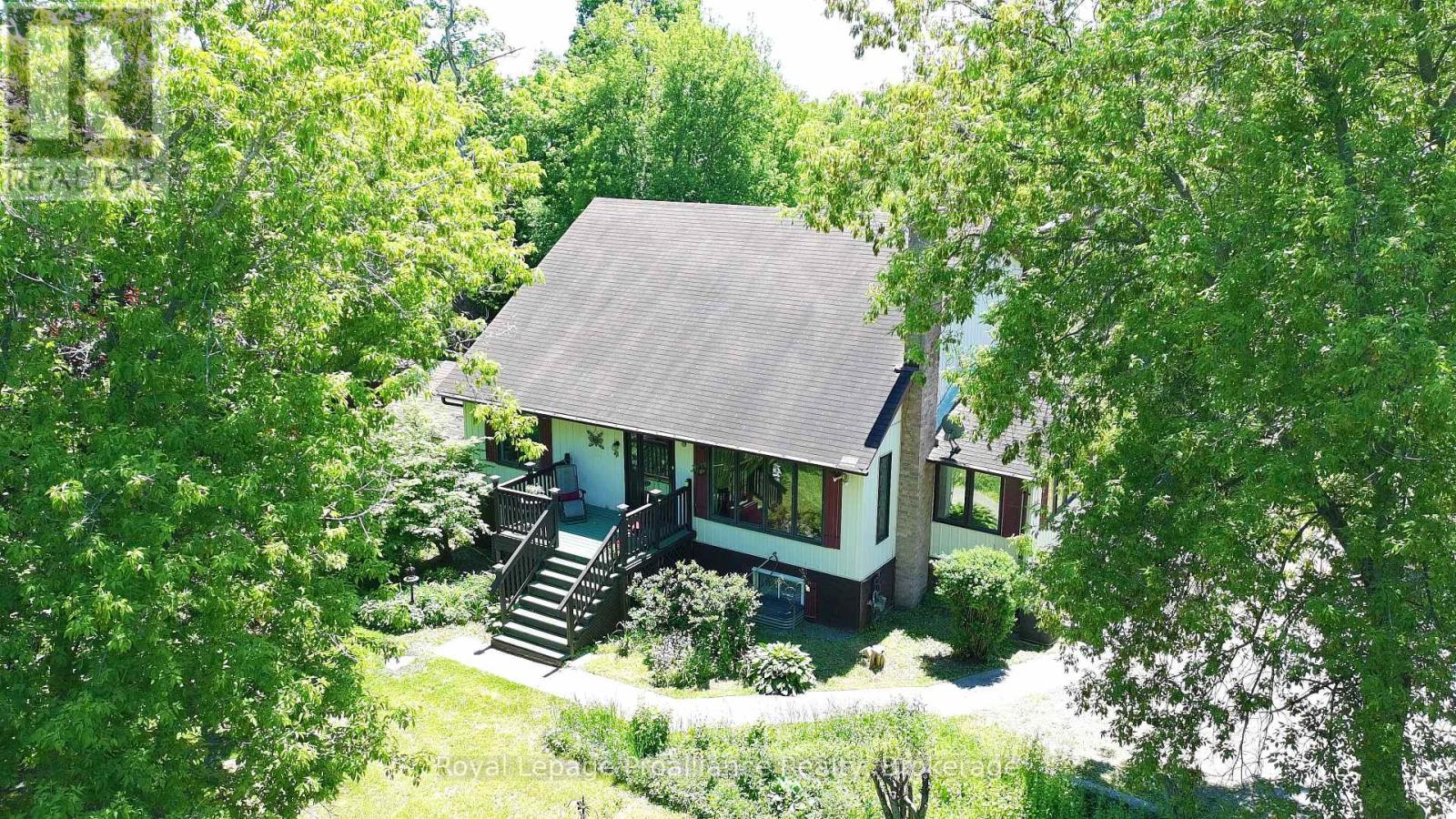 144 WELLINGTON STREET - 1
