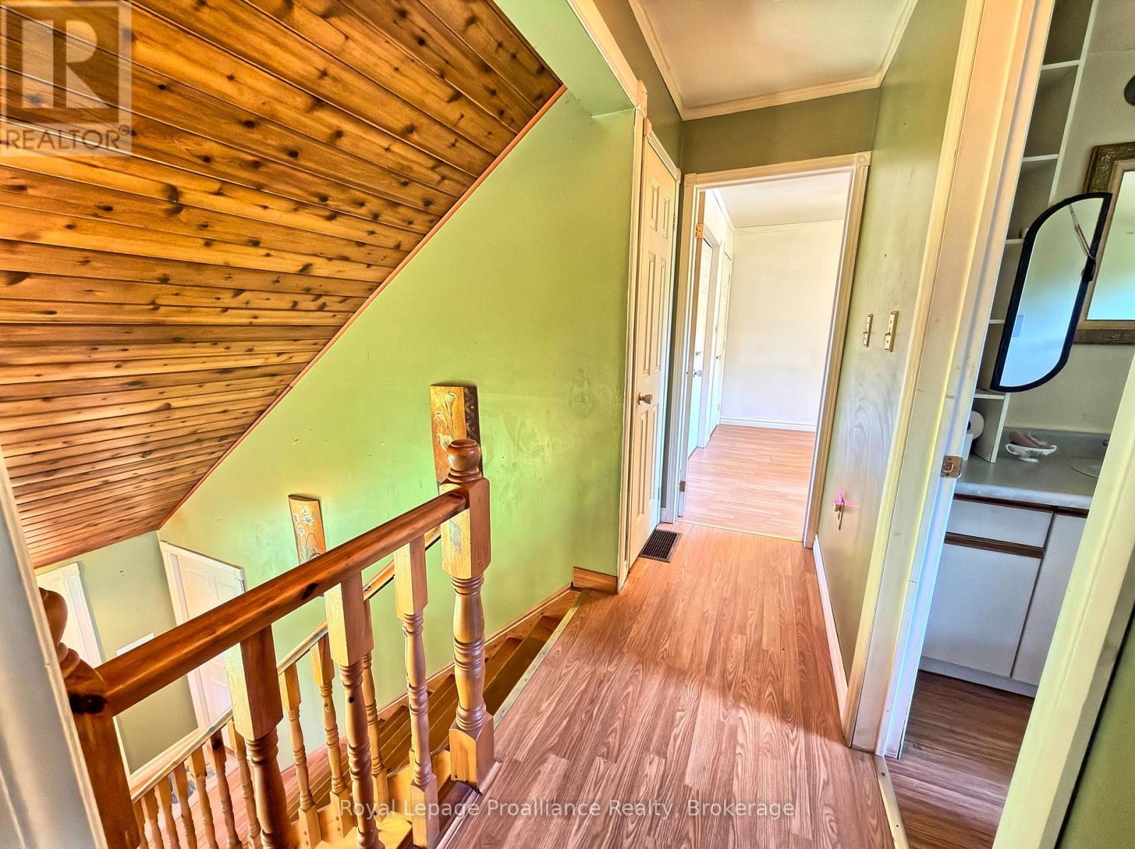 144 WELLINGTON STREET - 20